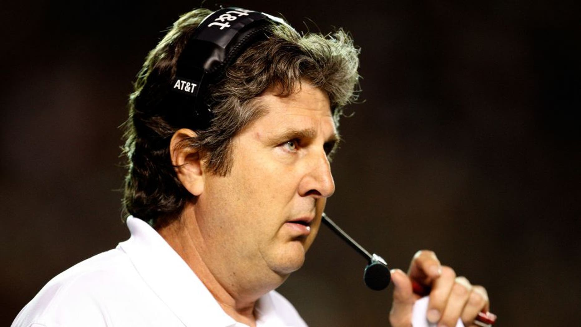 LUBBOCK, TX - NOVEMBER 01: Head coach Mike Leach of the Texas Tech Red Raiders coaches from the sidelines during the game against the Texas Longhorns on November 1, 2008 at Jones Stadium in Lubbock, Texas. (Photo by Jamie Squire/Getty Images)