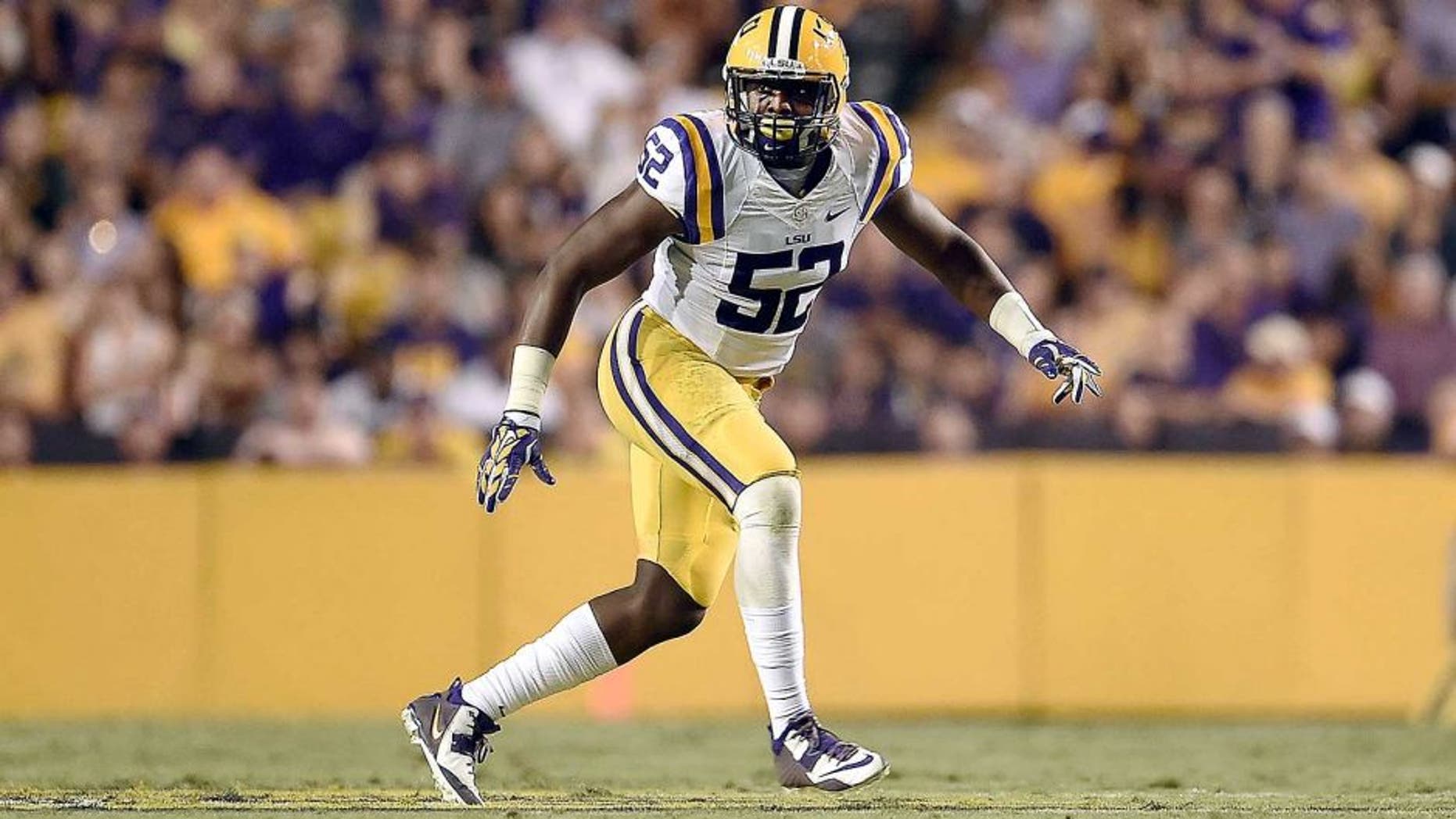 BATON ROUGE, LA - OCTOBER 18: Kendell Beckwith #52 of the LSU Tigers anticipates a play during a game against the Kentucky Wildcats at Tiger Stadium on October 18, 2014 in Baton Rouge, Louisiana. LSU won the game 41-3. (Photo by Stacy Revere/Getty Images)