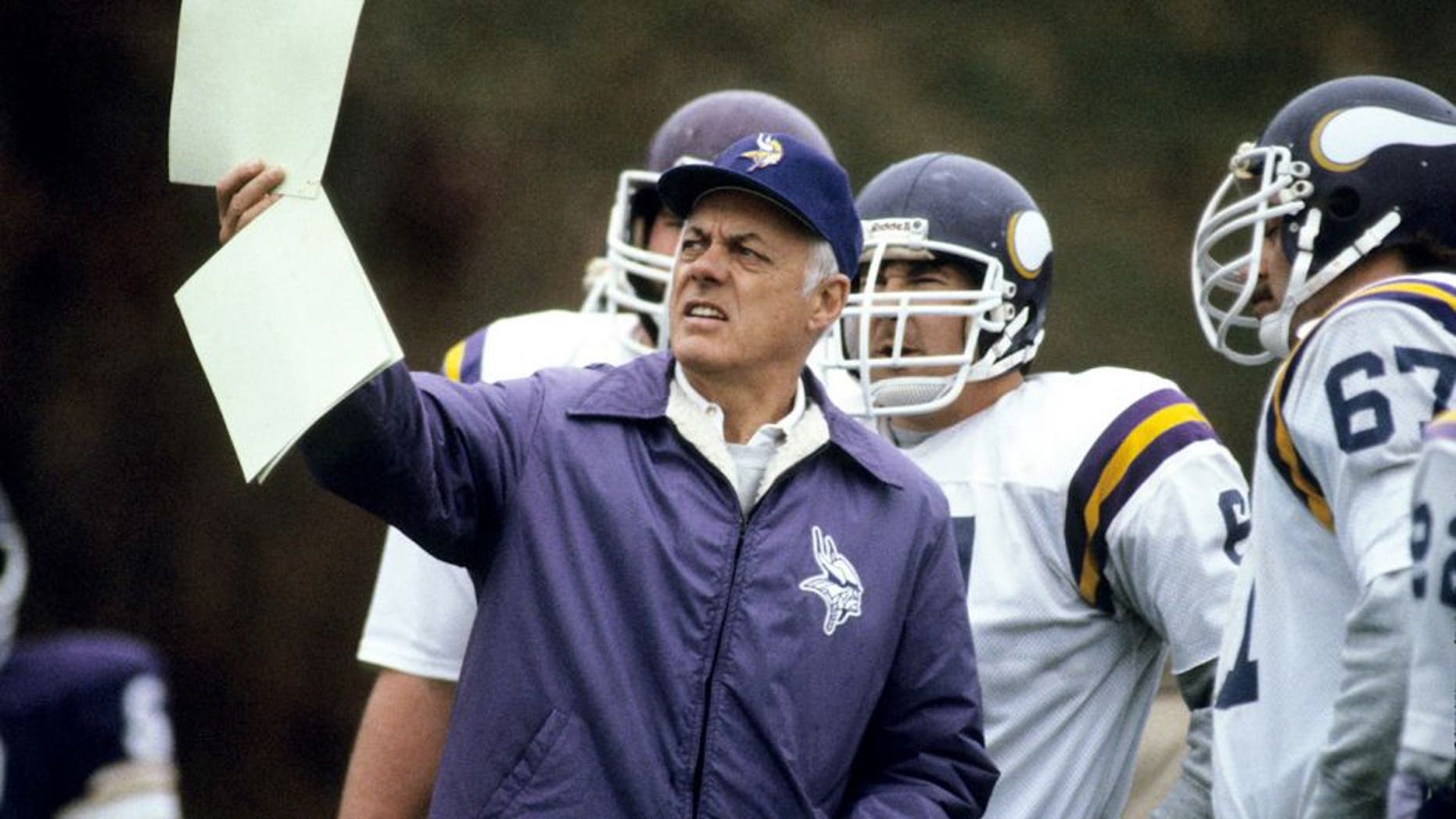 MINNEAPOLIS, MIN - OCTOBER, 1983: Head Coach Bud Grant of the Minnesota Vikings holds up a play in practice in October 1983 in Minneapolis, Minnesota. (Photo by ronald C. Modra/Sports Imagery/getty Images)