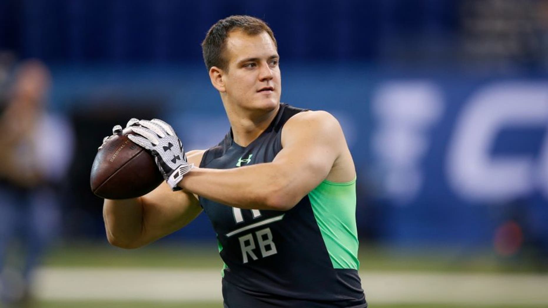 INDIANAPOLIS, IN - FEBRUARY 26: Fullback Glenn Gronkowski of Kansas State in action during the 2016 NFL Scouting Combine at Lucas Oil Stadium on February 26, 2016 in Indianapolis, Indiana. (Photo by Joe Robbins/Getty Images)
