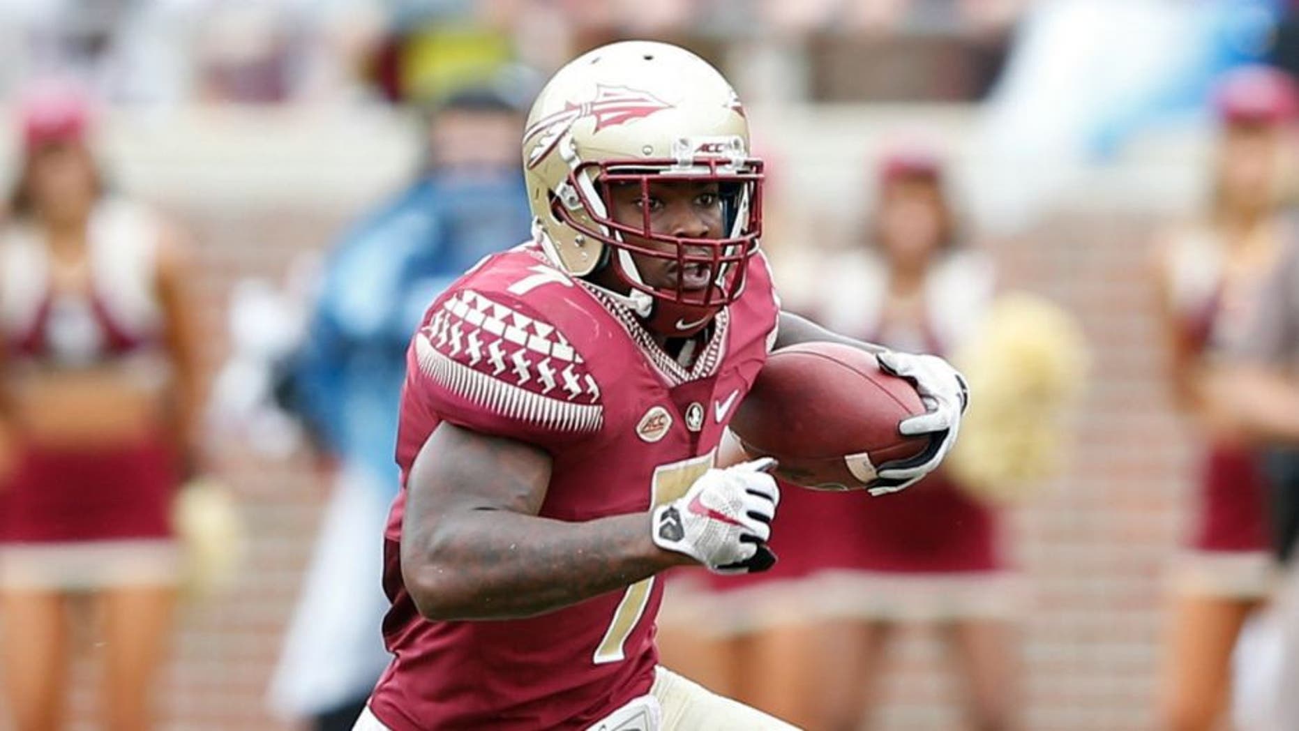 TALLAHASSEE, FL - SEPTEMBER 12: Mario Pender #7 of the Florida State Seminoles runs the ball against the South Florida Bulls during the game at Doak Campbell Stadium on September 12, 2015 in Tallahassee, Florida. Florida State defeated South Florida 34-14. (Photo by Joe Robbins/Getty Images)