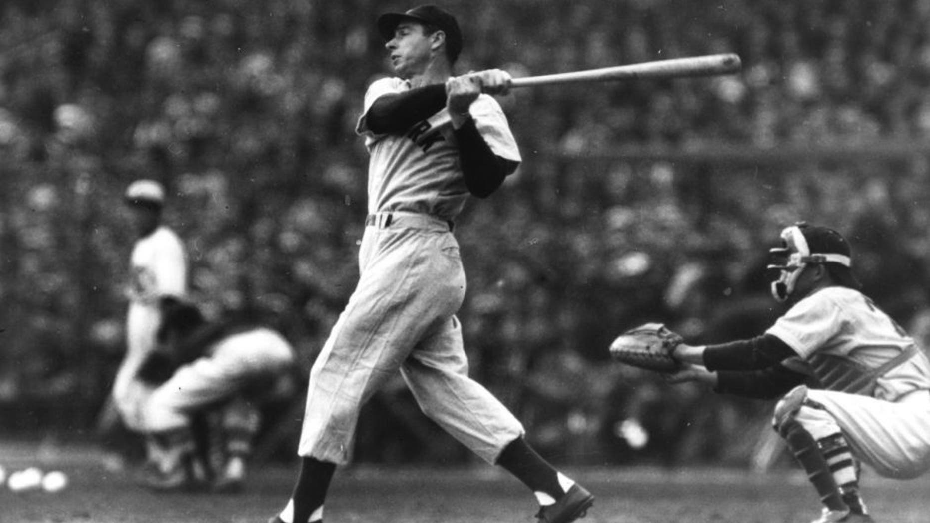 New York Yankees Joe DiMaggio in Japan in 1950. (TSN Archives.)