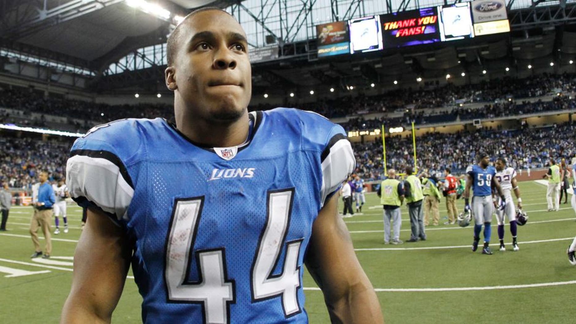 Jahvid Best #44 of the Detroit Lions leaves the field following the game against the Minnesota Vikings at Ford Field on January 2, 2011 in Detroit, Michigan. The Lions defeated the Vikings 20-13. (Photo by Joe Robbins/Getty Images)
