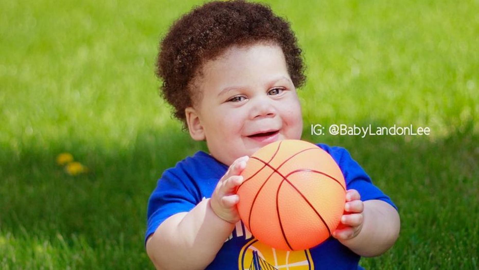 Baby Landon Lee is a miniature version of Steph Curry.