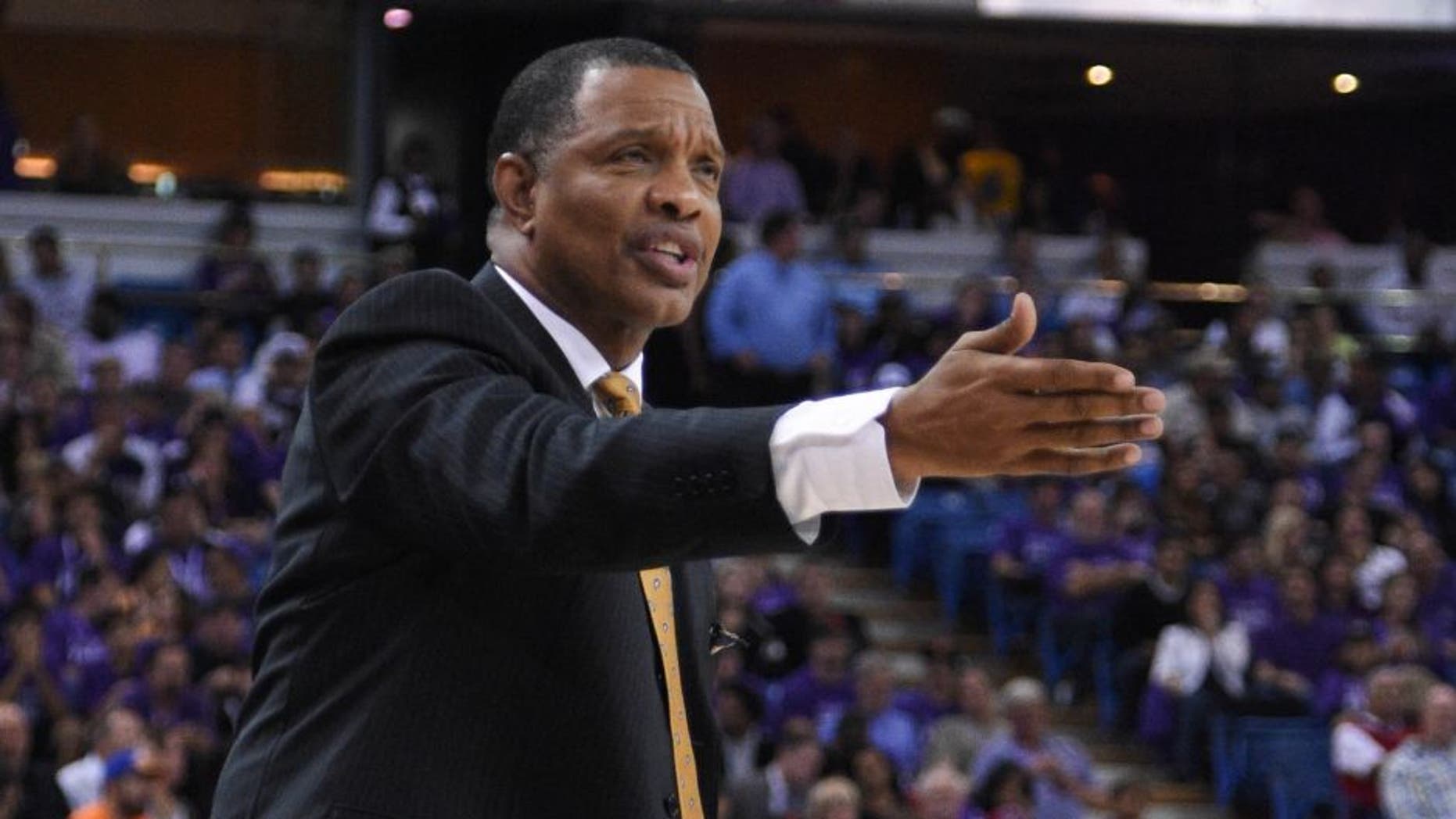October 29, 2014; Sacramento, CA, USA; Golden State Warriors associate head coach Alvin Gentry reacts during the third quarter against the Sacramento Kings at Sleep Train Arena. The Warriors defeated the Kings 95-77. Mandatory Credit: Kyle Terada-USA TODAY Sports