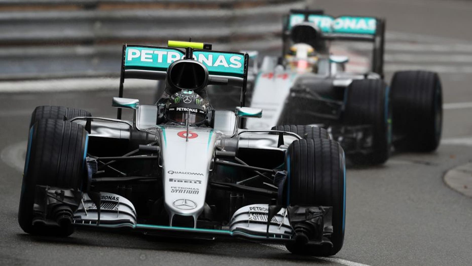 MONTE-CARLO, MONACO - MAY 29: Nico Rosberg of Germany driving the (6) Mercedes AMG Petronas F1 Team Mercedes F1 WO7 Mercedes PU106C Hybrid turbo leads Lewis Hamilton of Great Britain driving the (44) Mercedes AMG Petronas F1 Team Mercedes F1 WO7 Mercedes PU106C Hybrid turbo on track during the Monaco Formula One Grand Prix at Circuit de Monaco on May 29, 2016 in Monte-Carlo, Monaco. (Photo by Lars Baron/Getty Images)