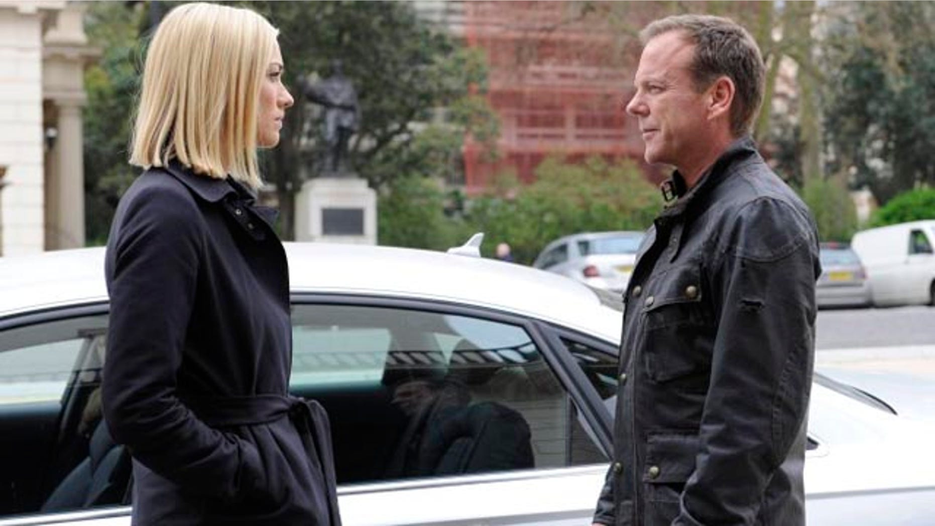 Jack Bauer (Kiefer Sutherland) discusses his plans with Kate Morgan (Yvonne Strahovski, L) on 24: LIVE ANOTHER DAY (Daniel Smith/FOX)