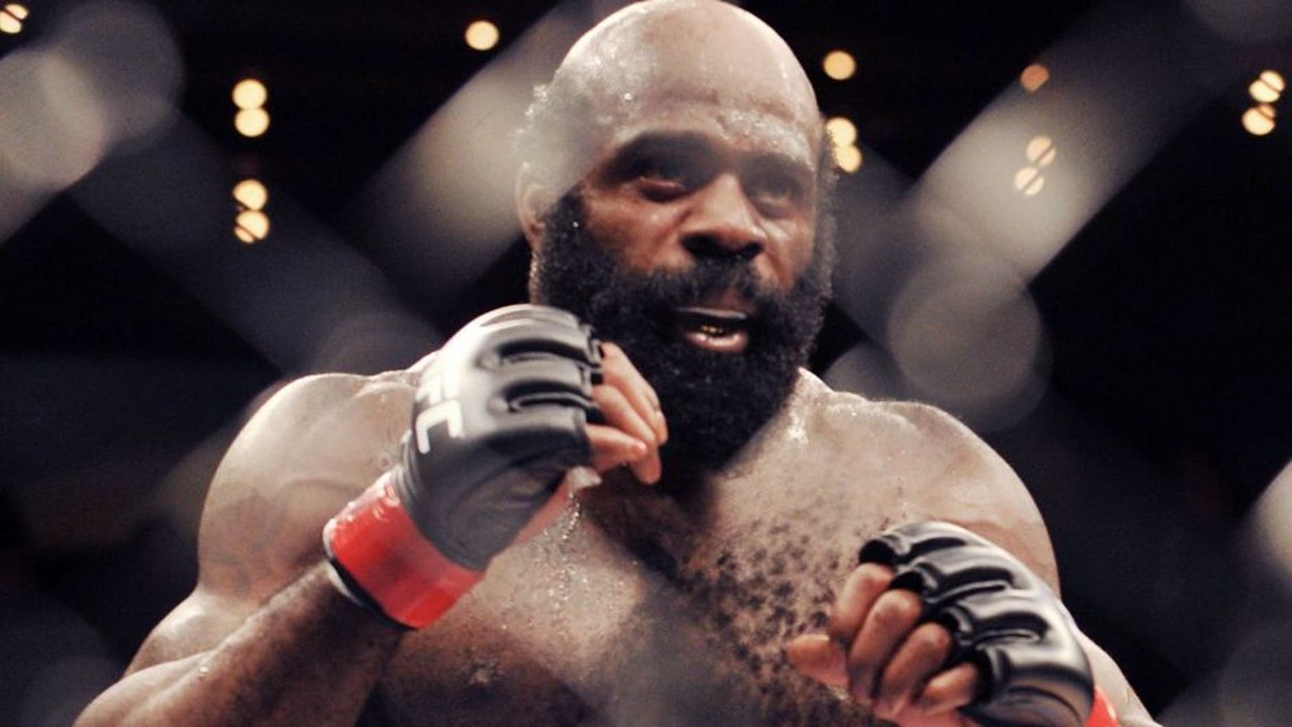LAS VEGAS - DECEMBER 05: UFC fighter Kimbo Slice (Pictured) battles UFC fighter Houston Alexander during their Heavyweight fight at The Ultimate Fighter Season 10 Finale on December 5, 2009 in Las Vegas, Nevada. (Photo by Jon Kopaloff/Getty Images)