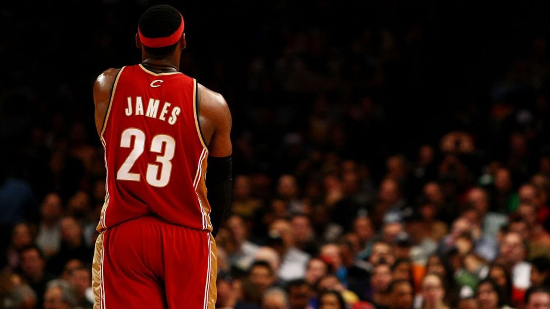 NEW YORK - NOVEMBER 06: LeBron James #23 of the Cleveland Cavaliers walks back down court after scoring a basket against the New York Knicks at Madison Square Garden November 6, 2009 in New York City. NOTE TO USER: User expressly acknowledges and agrees that, by downloading and/or using this Photograph, User is consenting to the terms and conditions of the Getty Images License Agreement. (Photo by Chris McGrath/Getty Images)