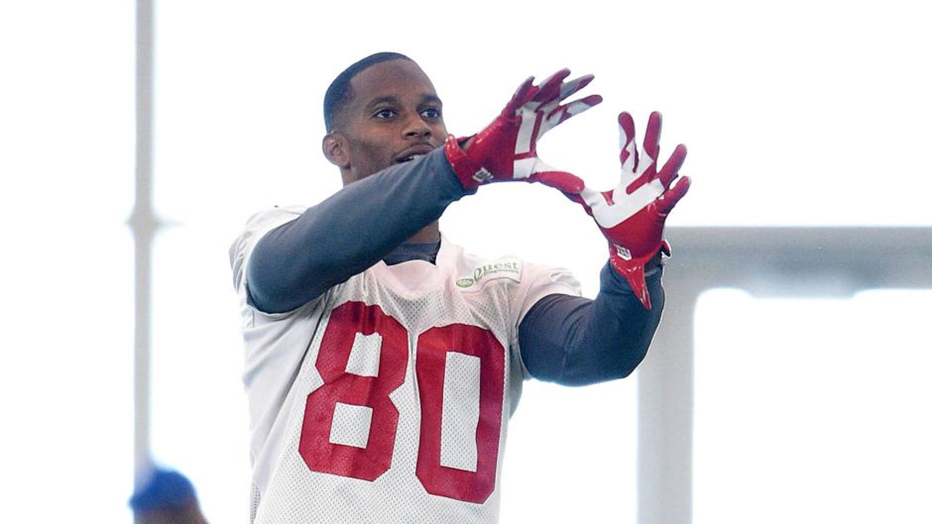Jun 16, 2015; East Rutherford, NJ, USA; New York Giants wide receiver Victor Cruz (80) catches a ball during minicamp at Quest Diagnostics Training Center. Mandatory Credit: Steven Ryan-USA TODAY Sports