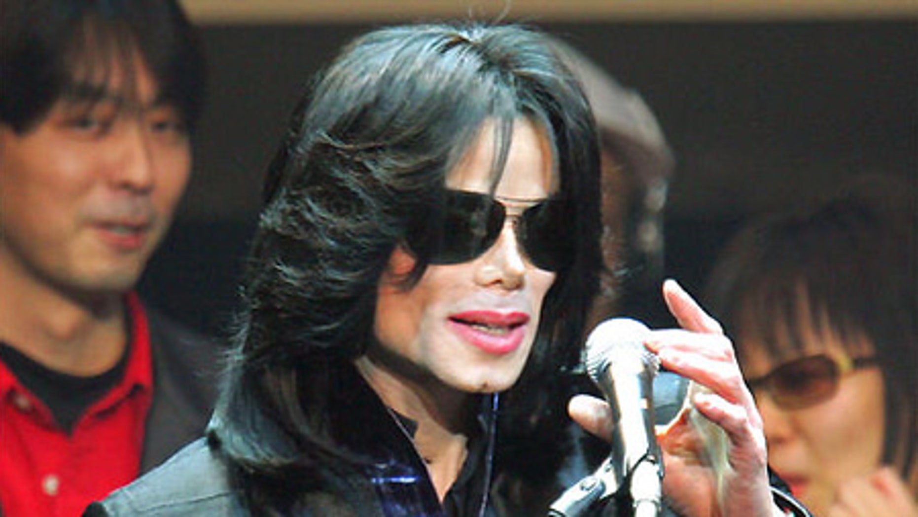 Dancer Who Worked With Michael Jackson Says She Gave Warnings About 4061