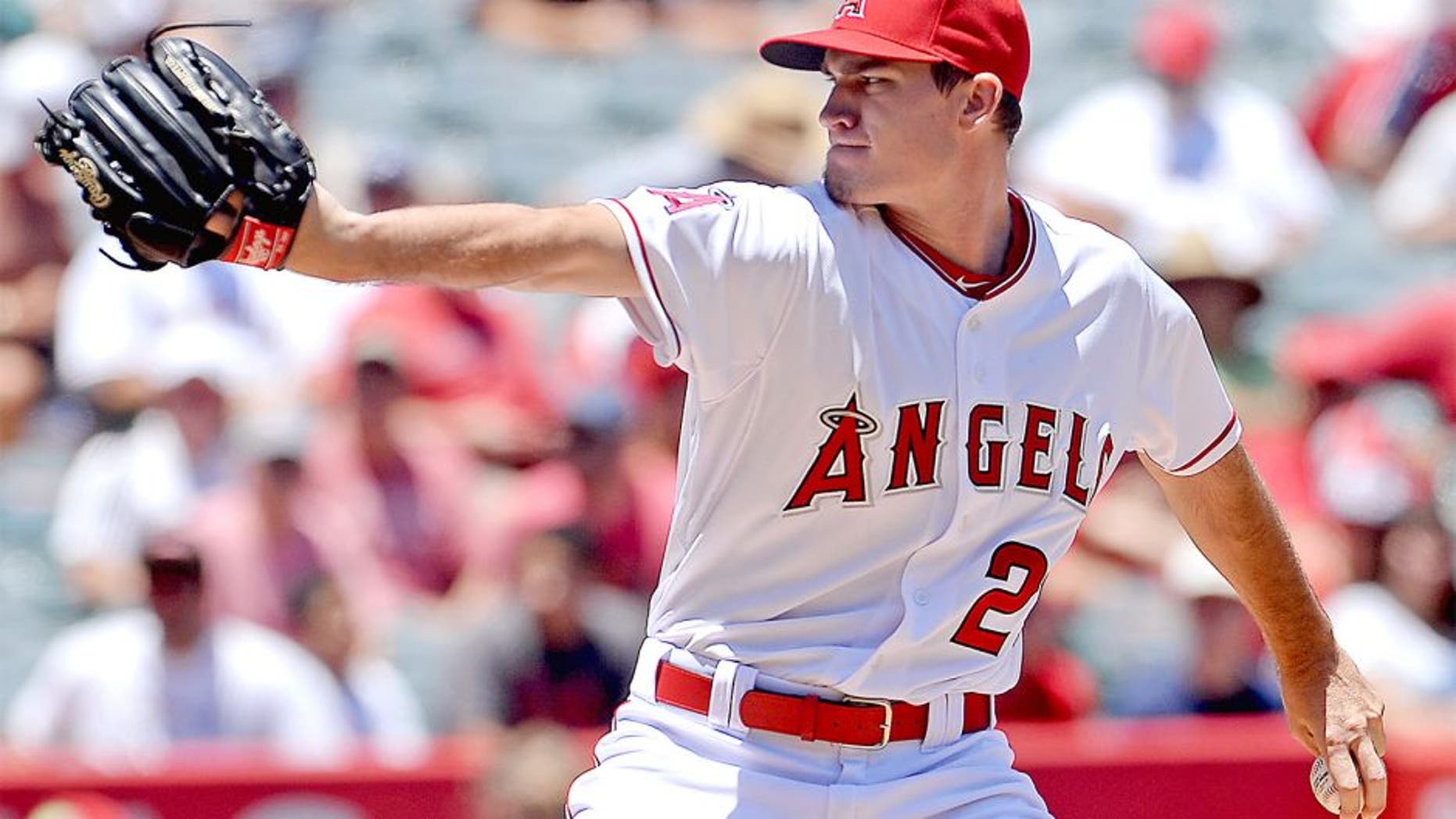 Jun 24, 2015; Anaheim, CA, USA; Los Angeles Angels starting pitcher Andrew Heaney (28) pitches in the second inning of the game against the Houston Astros at Angel Stadium of Anaheim. Mandatory Credit: Jayne Kamin-Oncea-USA TODAY Sports