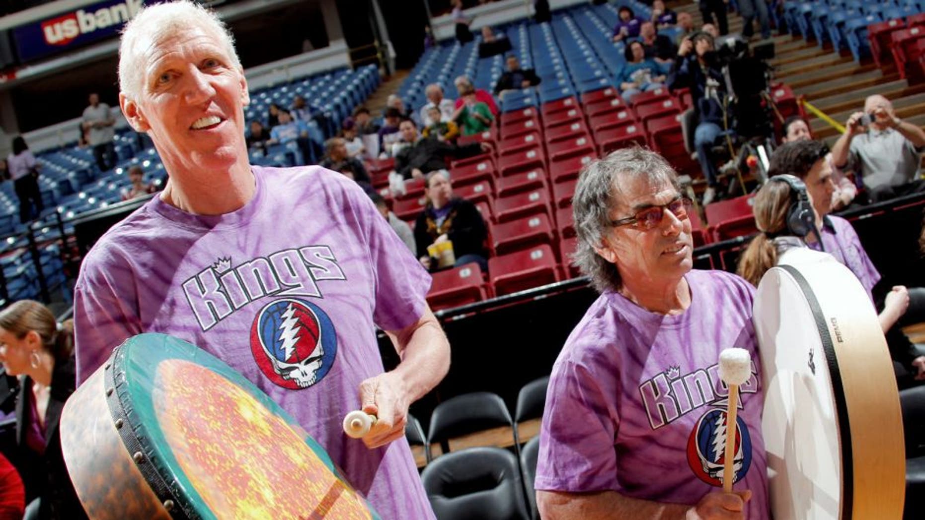 SACRAMENTO, CA - FEBRUARY 09: Bill Walton poses with Grateful Dead drummer Mickey Hart before the Sacramento Kings take on the Dallas Mavericks on February 9, 2011 at ARCO Arena in Sacramento, California. NOTE TO USER: User expressly acknowledges and agrees that, by downloading and/or using this Photograph, user is consenting to the terms and conditions of the Getty Images License Agreement. Mandatory Copyright Notice: Copyright 2011 NBAE (Photo by Rocky Widner/NBAE via Getty Images)