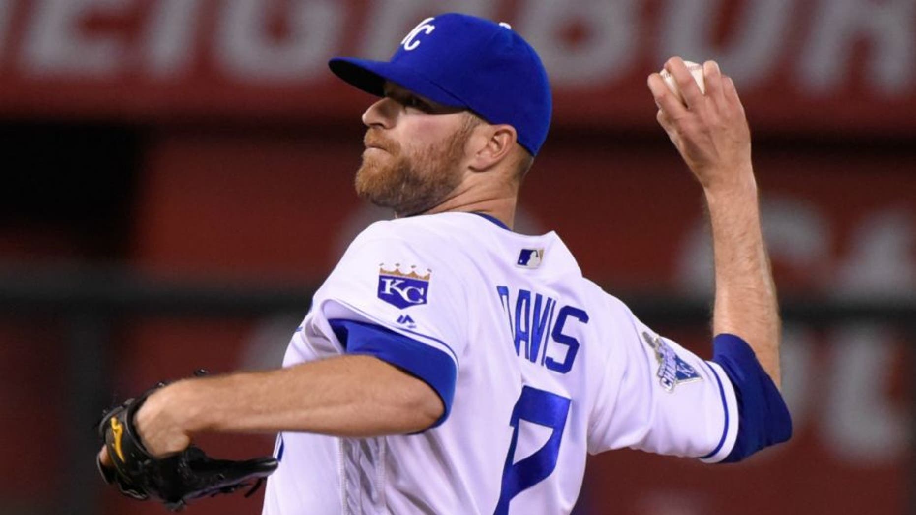KANSAS CITY, MO - JUNE 1: Wade Davis #17 of the Kansas City Royals throws against the Tampa Bay Rays at Kauffman Stadium on June 1, 2016 in Kansas City, Missouri. (Photo by Ed Zurga/Getty Images) *** Local Caption *** Wade Davis,KANSAS CITY, MO - JUNE 1: Wade Davis #17 of the Kansas City Royals throws against the Tampa Bay Rays at Kauffman Stadium on June 1, 2016 in Kansas City, Missouri. (Photo by Ed Zurga/Getty Images)