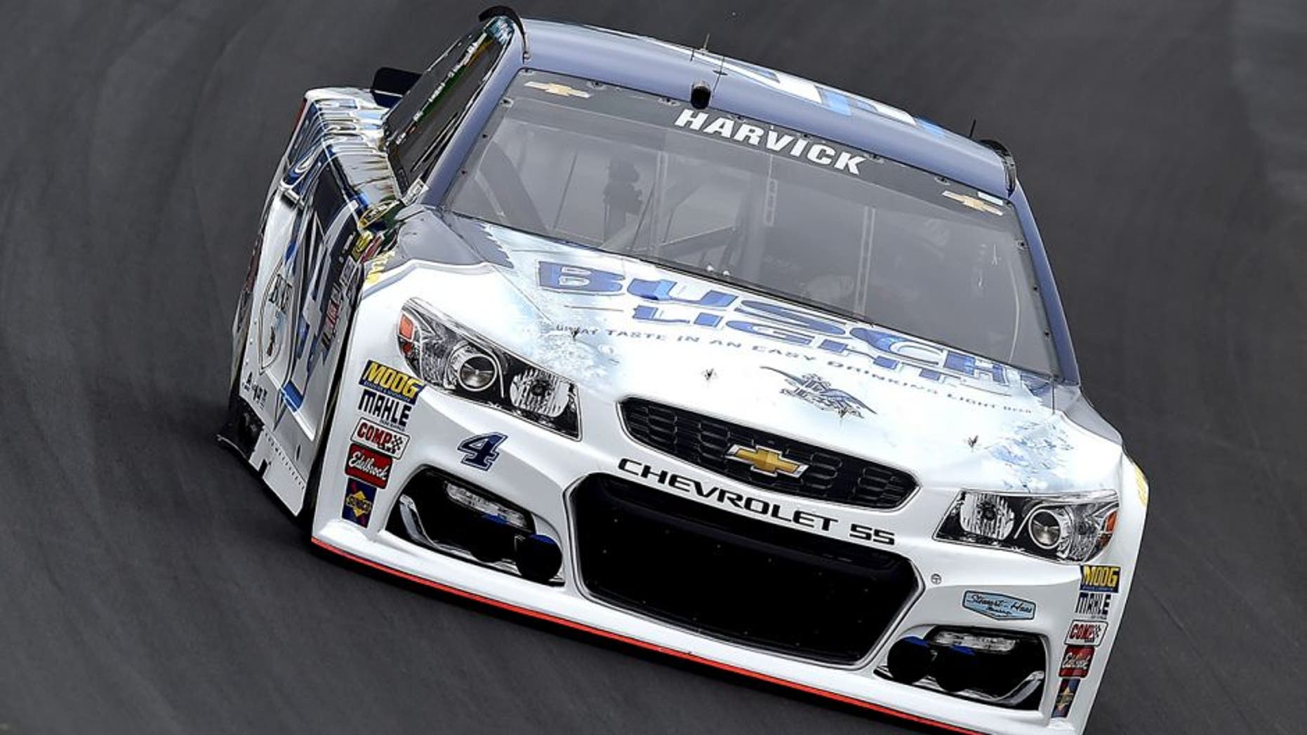 SPARTA, KY - JULY 08: Kevin Harvick, driver of the #4 Busch Light Chevrolet, practices for the NASCAR Sprint Cup Series Quaker State 400 at Kentucky Speedway on July 8, 2016 in Sparta, Kentucky. (Photo by Drew Hallowell/NASCAR via Getty Images)
