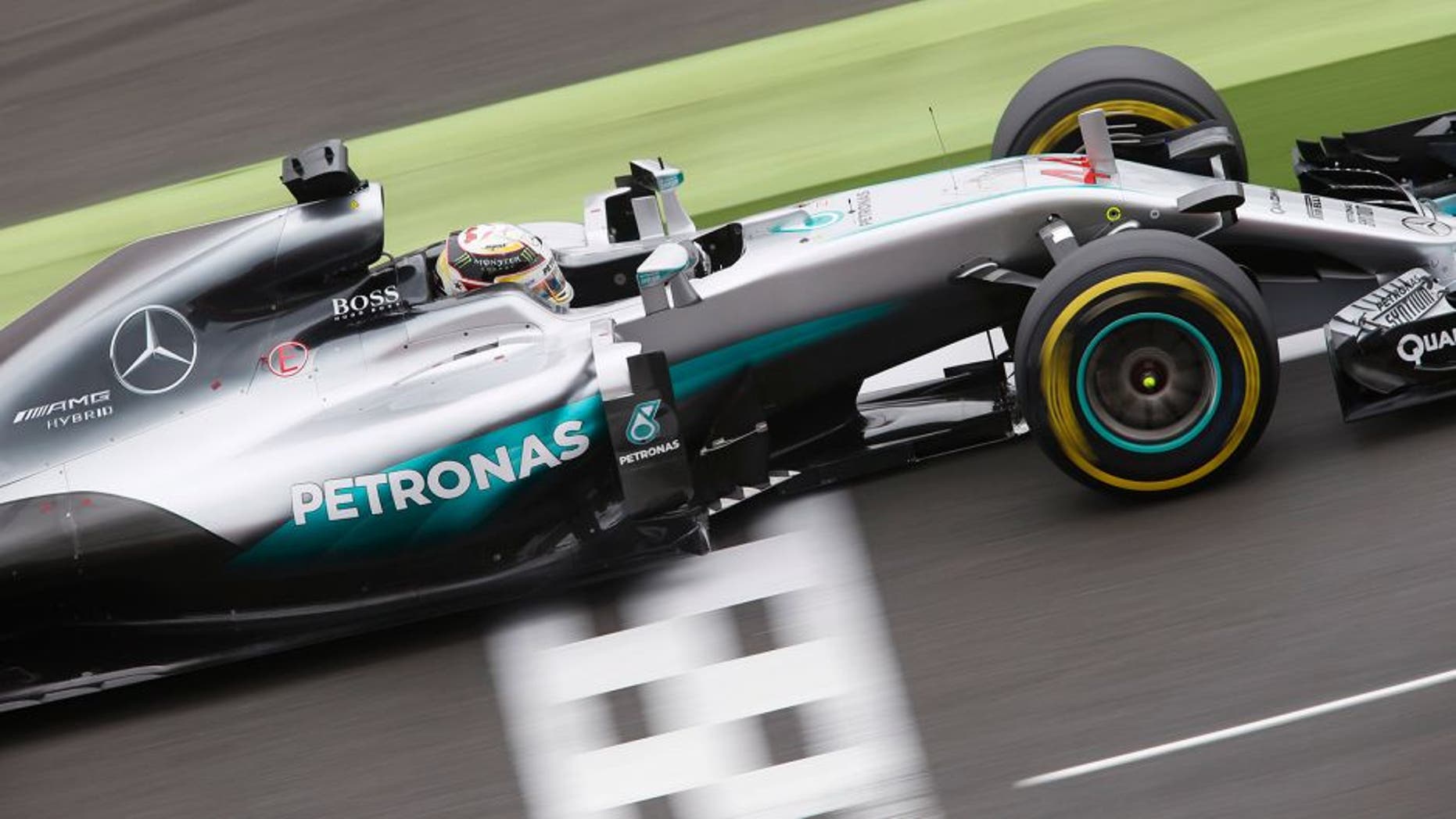 Silverstone, Northamptonshire, UK Saturday 09 July 2016. Lewis Hamilton, Mercedes F1 W07 Hybrid. World Copyright: Andrew Ferraro/LAT Photographic ref: Digital Image _FER1187