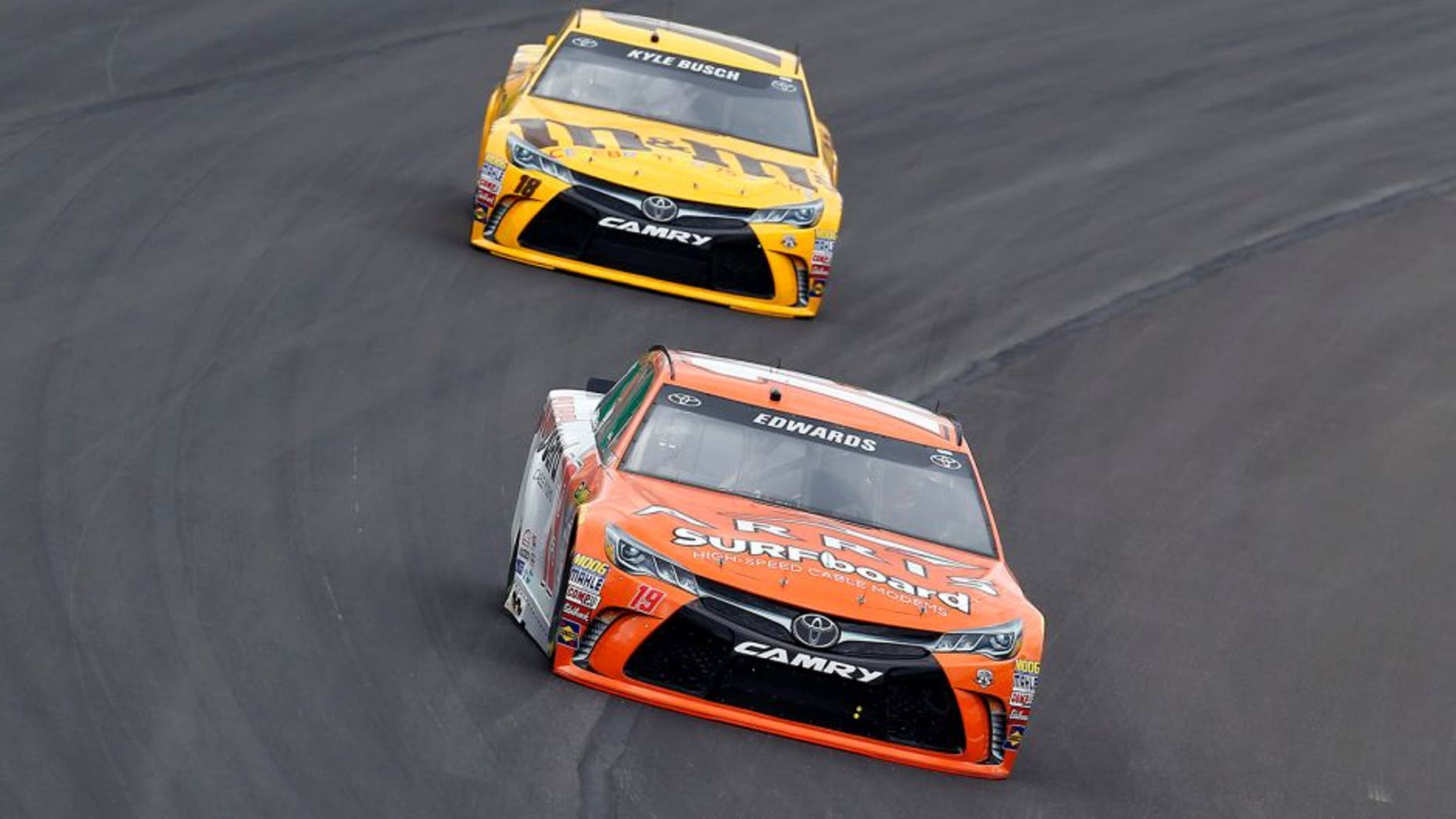 7-9 July, 2016, Sparta, Kentucky USA Carl Edwards, ARRIS Surfboard Toyota Camry and Kyle Busch, M&M's 75th Anniversary Toyota Camry ©2016, Russell LaBounty LAT Photo USA