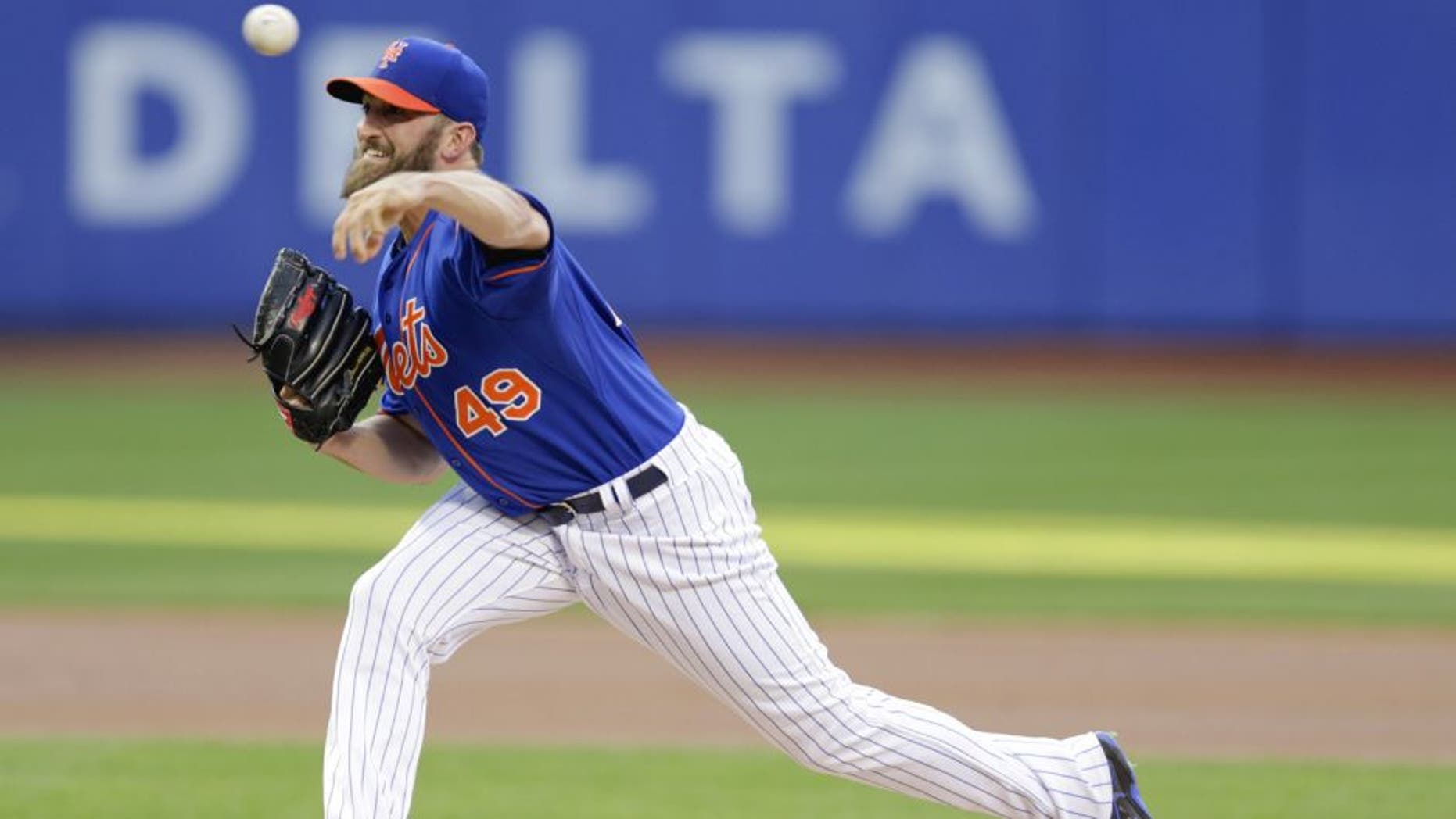 New York Mets' Jonathon Niese delivers a pitch during the first inning of a baseball game against the Los Angeles Dodgers on Friday, July 24, 2015, in New York. (AP Photo/Frank Franklin II)