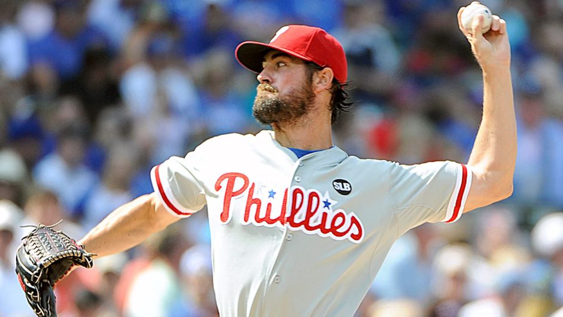 CHICAGO, IL - JULY 25: Cole Hamels #35 of the Philadelphia Phillies pitches against the Chicago Cubs during the first inning on July 25, 2015 at Wrigley Field in Chicago, Illinois. (Photo by David Banks/Getty Images)