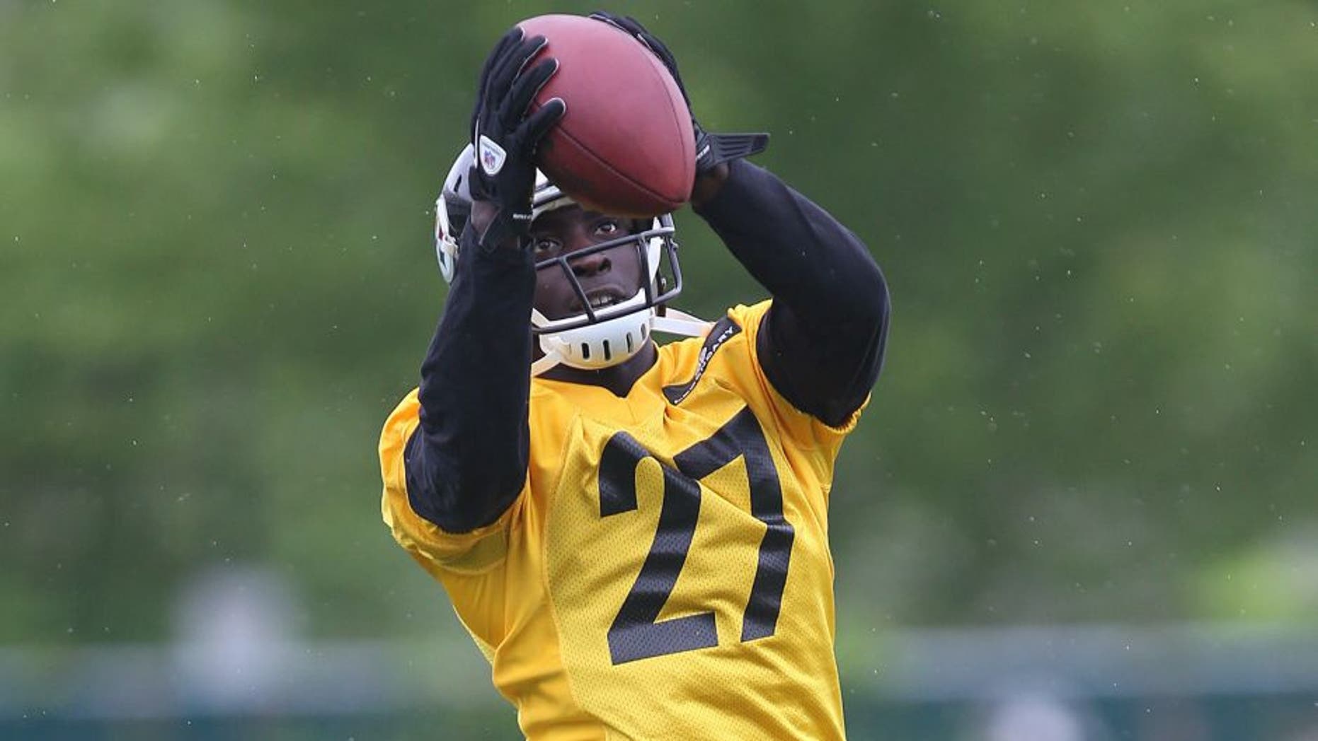 May 26, 2015; Pittsburgh, PA, USA; Pittsburgh Steelers cornerback Senquez Golson (27) participates in OTA drills at the UPMC Sports Performance Complex. Mandatory Credit: Charles LeClaire-USA TODAY Sports