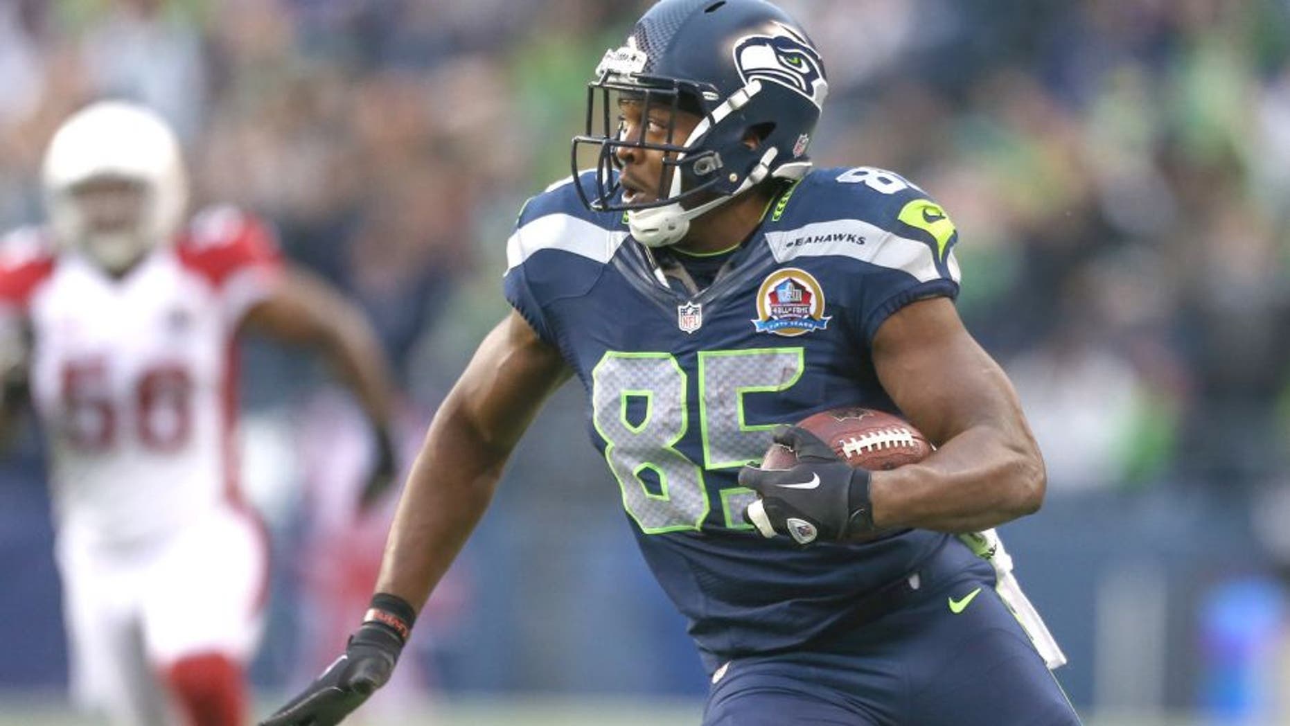 SEATTLE, WA - DECEMBER 09: Tight end Anthony McCoy #85 of the Seattle Seahawks rushes on a 67 yard pass play against the Arizona Cardinals at CenturyLink Field on December 9, 2012 in Seattle, Washington. The Seahawks defeated the Cardinals 58-0. (Photo by Otto Greule Jr/Getty Images)