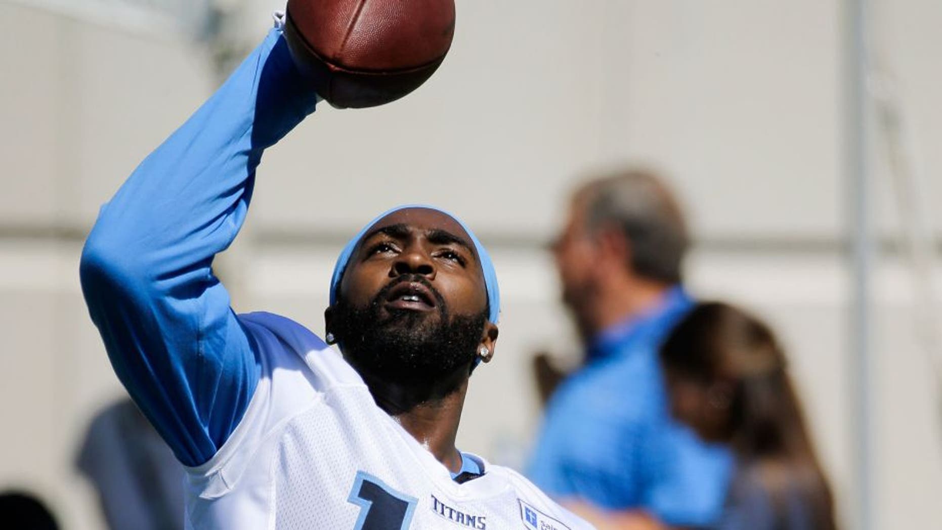 Tennessee Titans wide receiver Hakeem Nicks makes a one-handed catch during NFL football training camp Friday, July 31, 2015, in Nashville, Tenn. (AP Photo/Mark Humphrey)