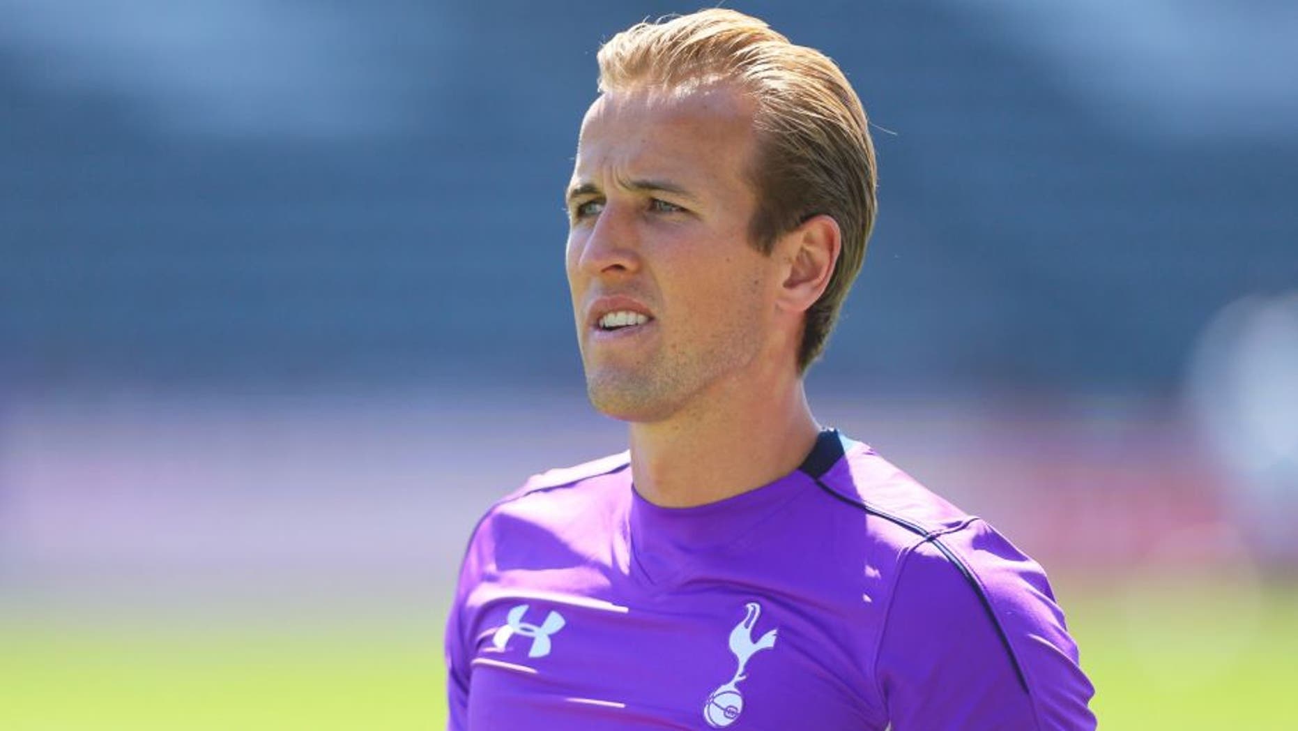 COMMERCE CITY, CO - JULY 28: Harry Kane of the Tottenham Hotspur works out during training ahead of a game against the MLS All-Star team at Dick's Sporting Goods Park on July 28, 2015 in Commerce City, Colorado. (Photo by Justin Edmonds/Getty Images)