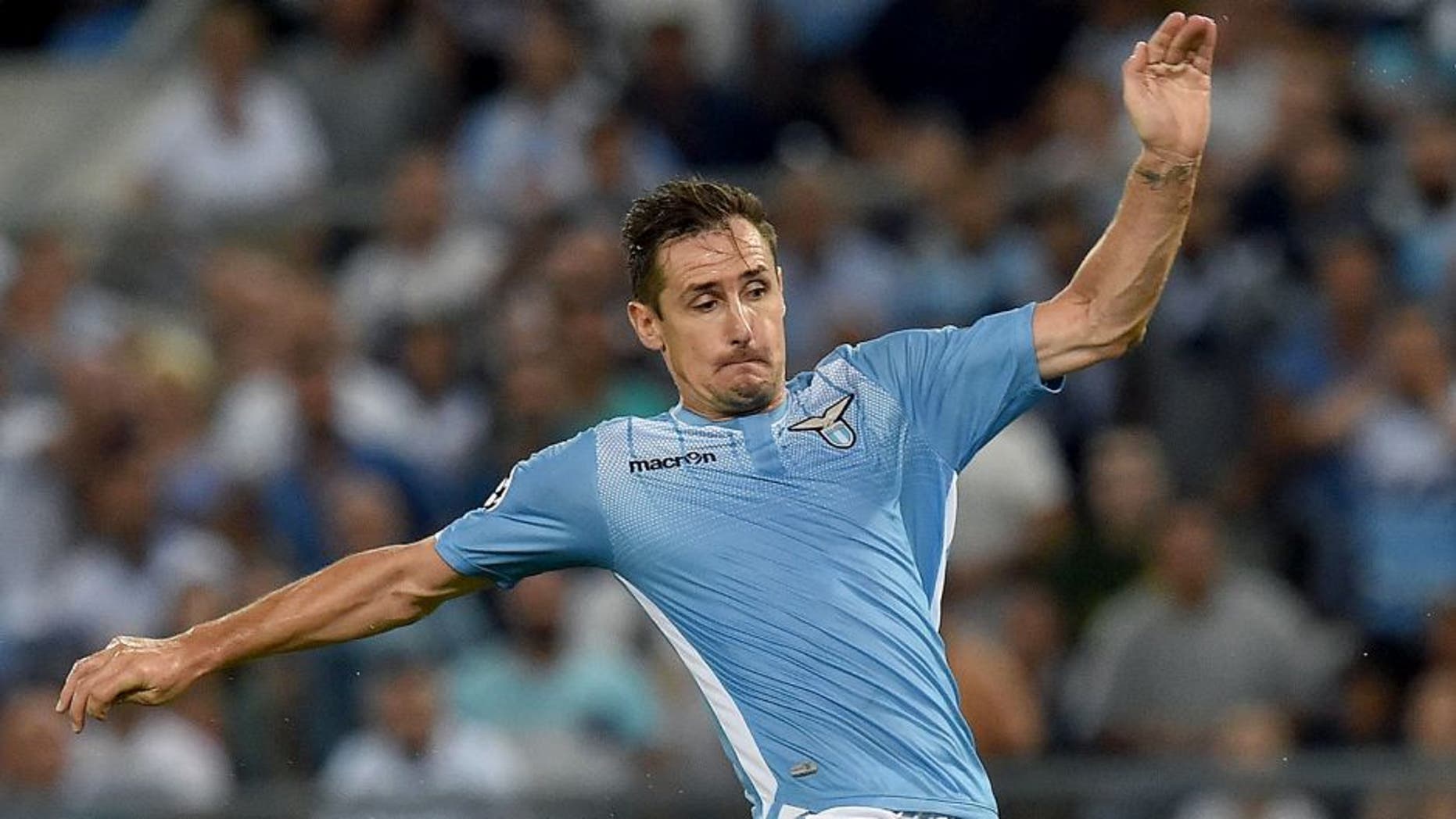 ROME, ITALY - AUGUST 18: Miroslav Klose of SS Lazio in action during the UEFA Champions League qualifying round play off first leg match between SS Lazio and Bayer Leverkusen at Olimpico Stadium on August 18, 2015 in Rome, Italy. (Photo by Giuseppe Bellini/Getty Images)