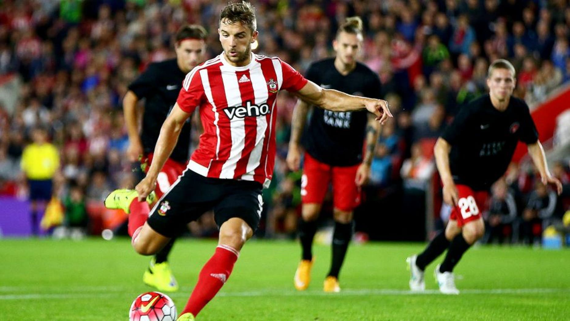 SOUTHAMPTON, ENGLAND - AUGUST 20: Jay Rodriguez of Southampton scores from the penalty spot during the UEFA Europa League Play Off Round 1st Leg match between Southampton and Midtjylland at St Mary's Stadium on August 20, 2015 in Southampton, England. (Photo by Jordan Mansfield/Getty Images)