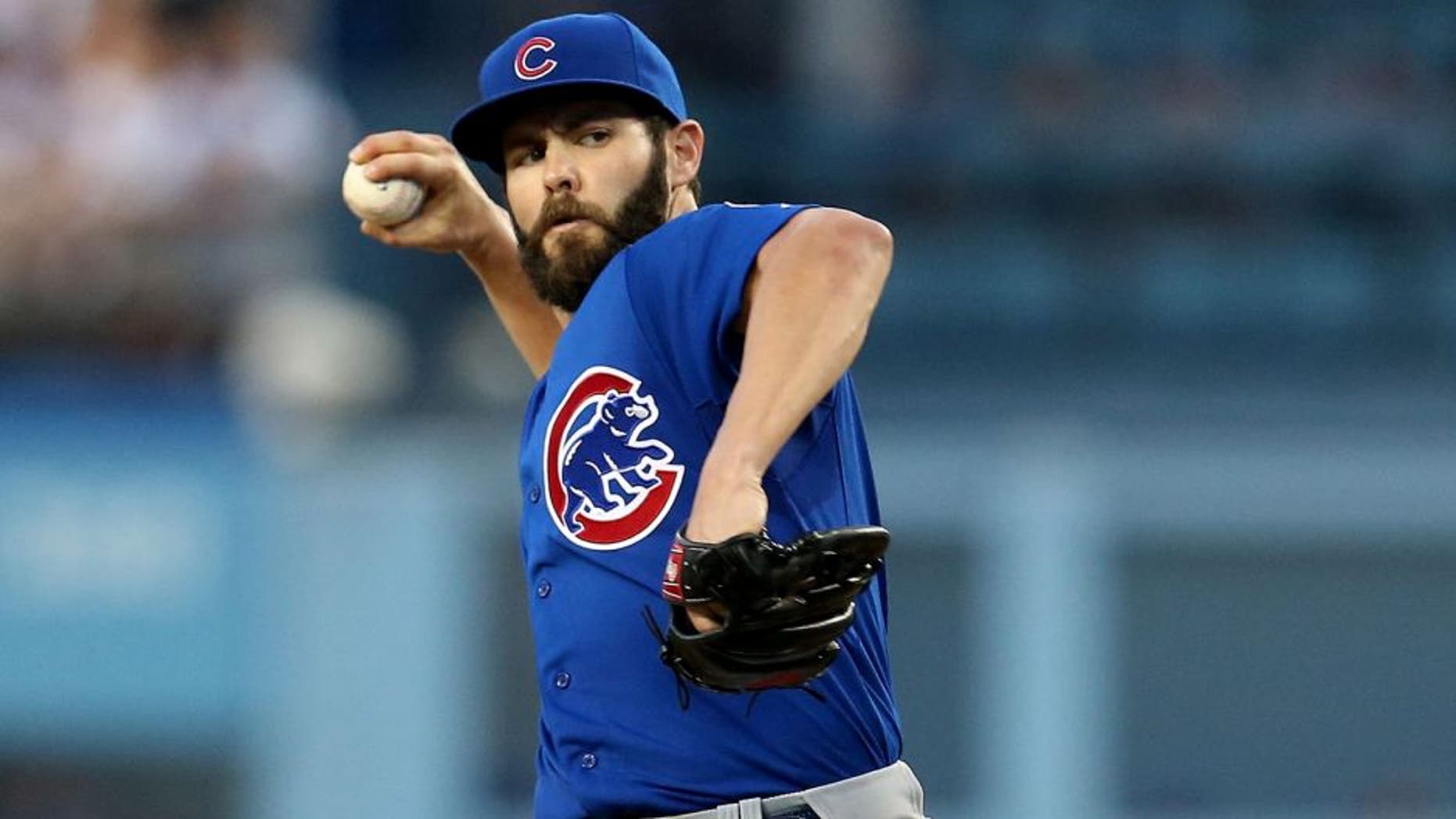 LOS ANGELES, CA - AUGUST 30: Jake Arrieta #49 of the Chicago Cubs the Los Angeles Dodgers at Dodger Stadium on August 30, 2015 in Los Angeles, California. (Photo by Stephen Dunn/Getty Images)