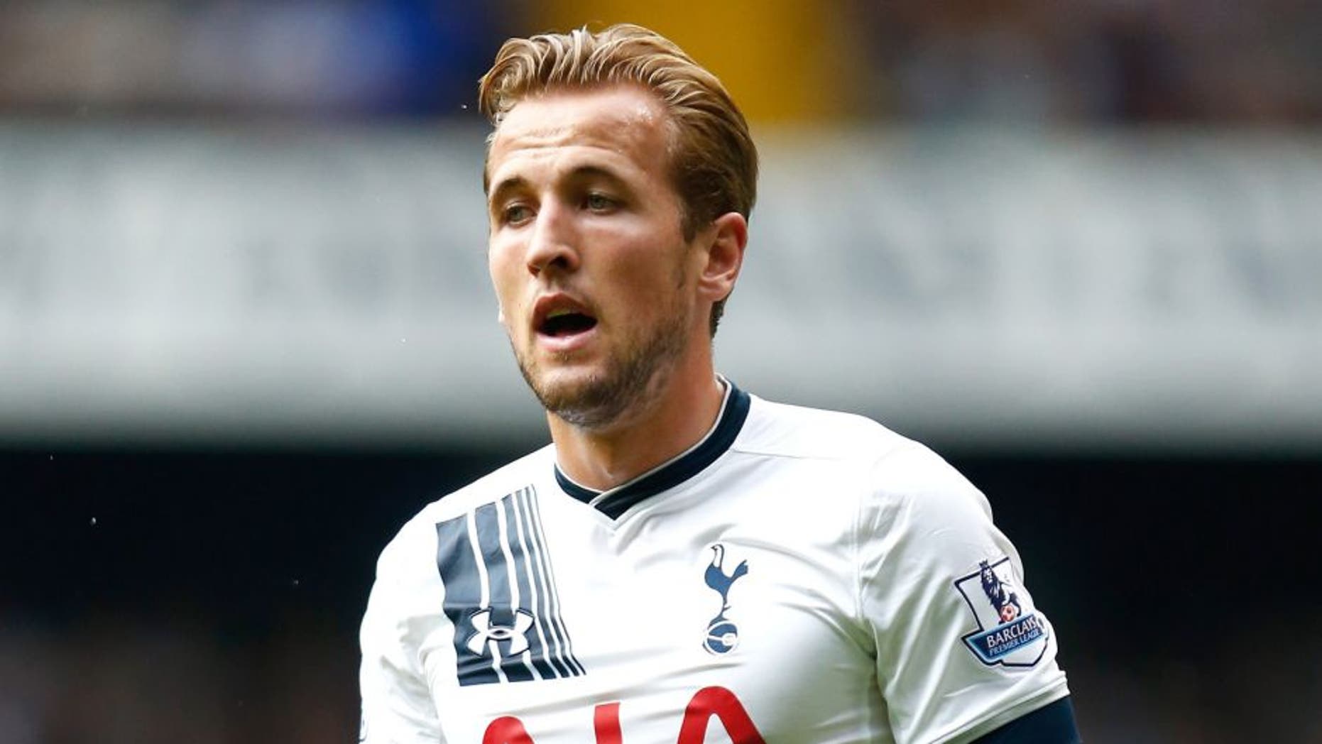 LONDON, ENGLAND - AUGUST 29: Harry Kane of Tottenham Hotspur during the Barclays Premier League match between Tottenham Hotspur and Everton at White Hart Lane on August 29, 2015 in London, United Kingdom. (Photo by Julian Finney/Getty Images)