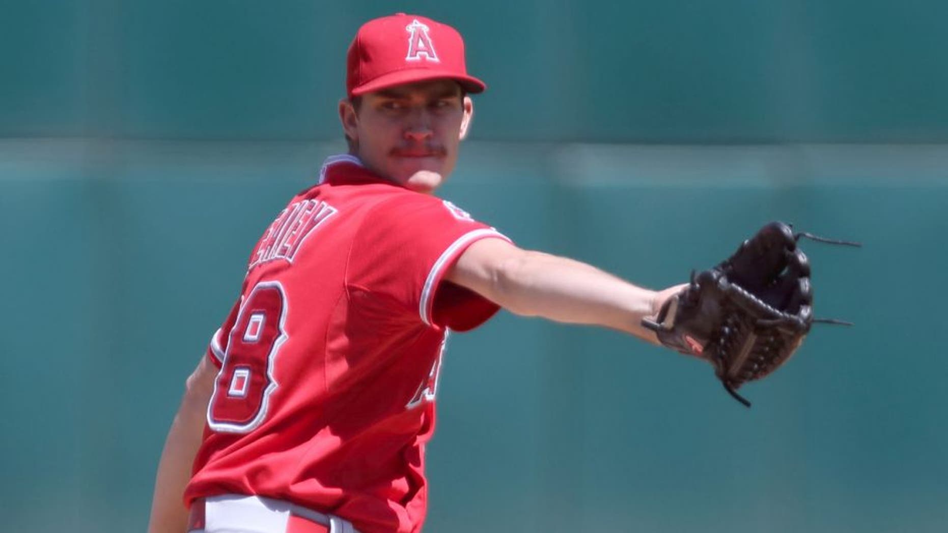 Sep 2, 2015; Oakland, CA, USA; Los Angeles Angels starting pitcher Andrew Heaney (28) pitches the ball against the Oakland Athletics during the first inning at O.co Coliseum. Mandatory Credit: Kelley L Cox-USA TODAY Sports