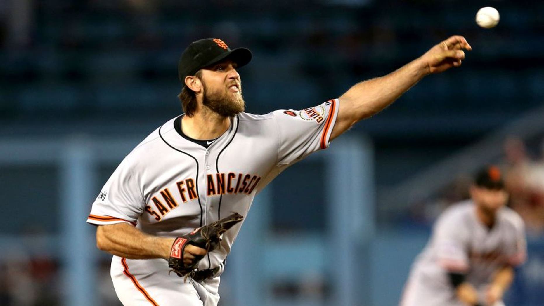 LOS ANGELES, CA - SEPTEMBER 01: Madison Bumgarner #40 of the San Francisco Giants throws a pitch against the Los Angeles Dodgers at Dodger Stadium on September 1, 2015 in Los Angeles, California (Photo by Stephen Dunn/Getty Images)