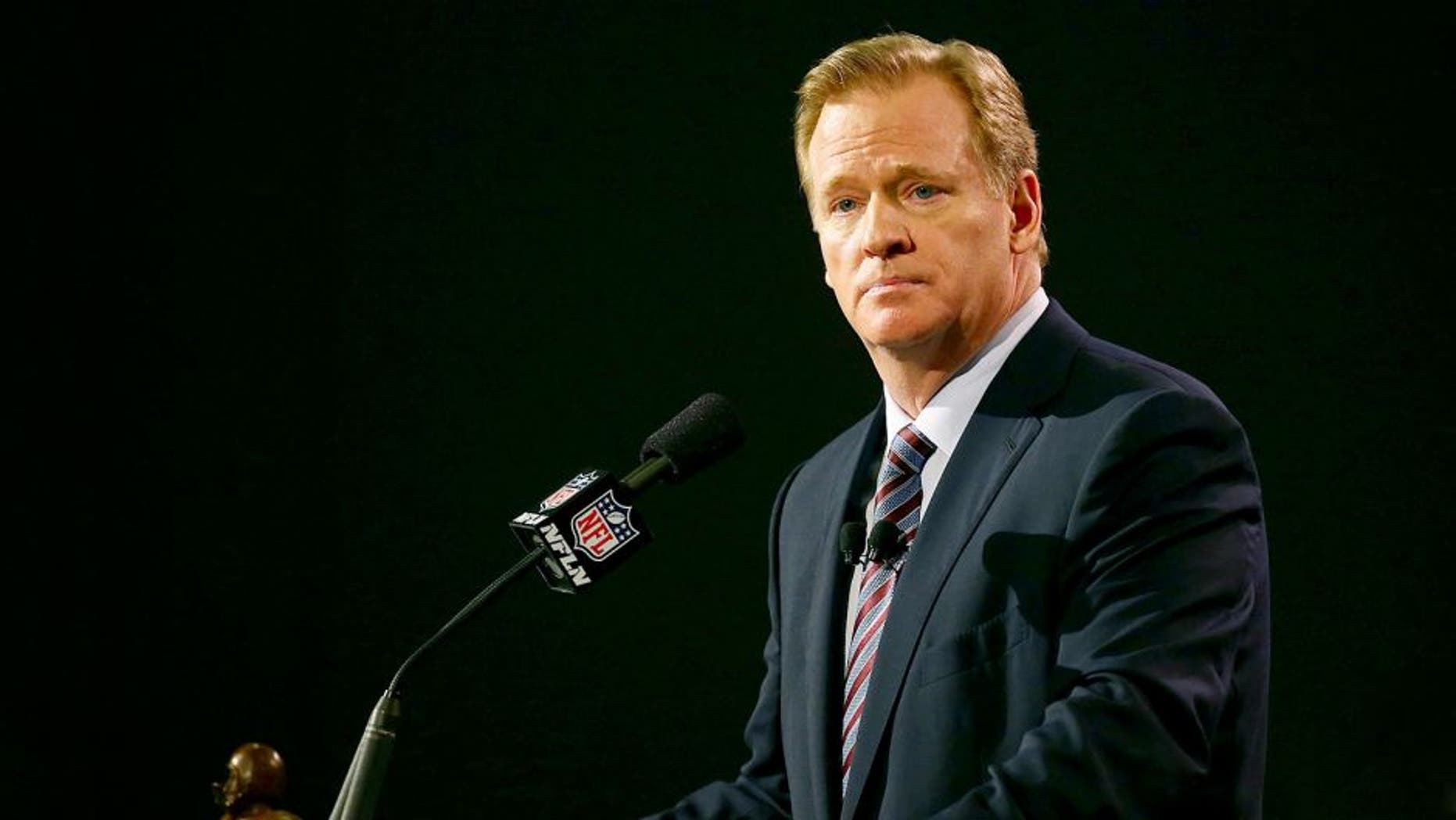 PHOENIX, AZ - JANUARY 30: NFL Commissioner Roger Goodell speaks during a press conference prior to the upcoming Super Bowl XLIX at Phoenix Convention Center on January 30, 2015 in Phoenix, Arizona. (Photo by Mike Lawrie/Getty Images)
