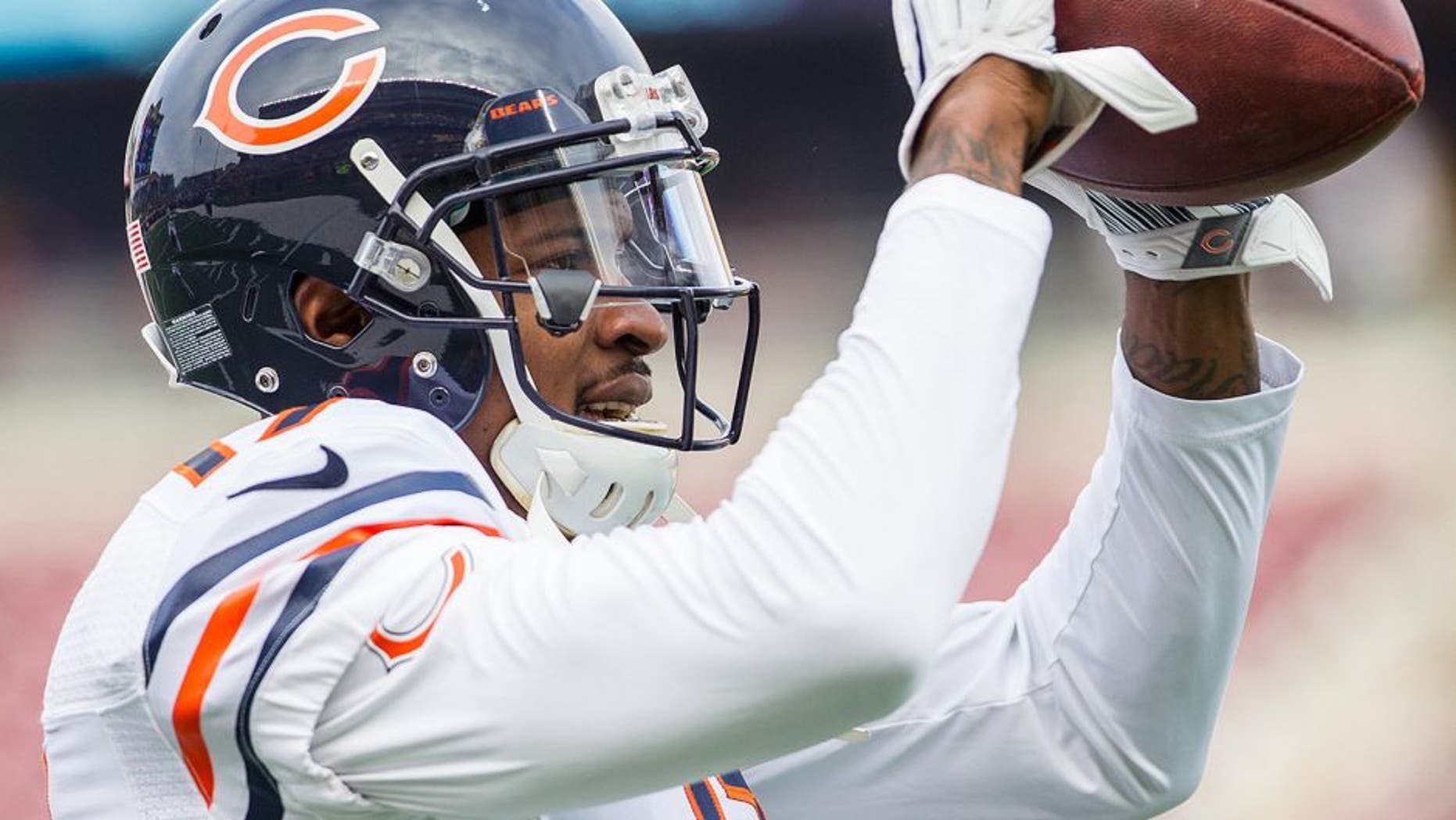 Dec 28, 2014; Minneapolis, MN, USA; Chicago Bears wide receiver Alshon Jeffery (17) warms up before the game against the Minnesota Vikings at TCF Bank Stadium. The Minnesota Vikings win 13-9. Mandatory Credit: Brad Rempel-USA TODAY Sports