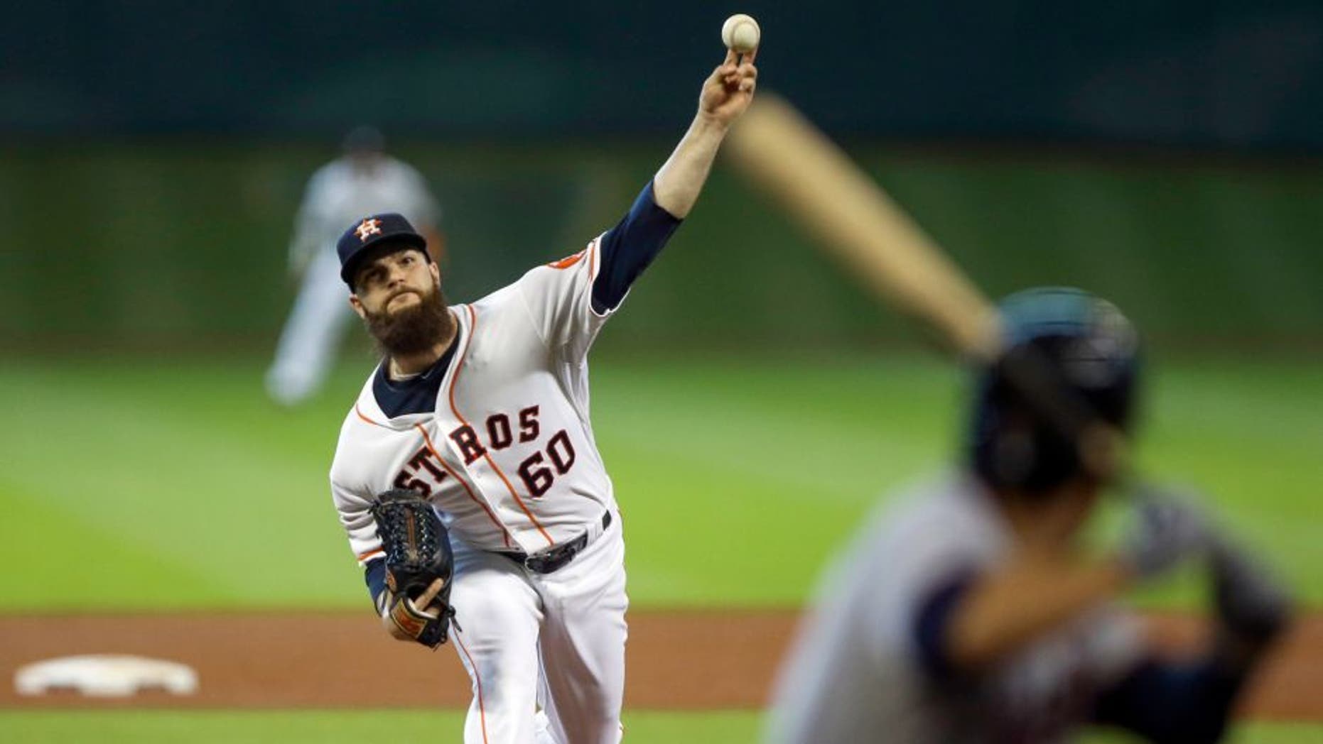 Sep 6, 2015; Houston, TX, USA; Houston Astros starting pitcher Dallas Keuchel (60) delivers a pitch during the fifth inning against the Minnesota Twins at Minute Maid Park. Mandatory Credit: Troy Taormina-USA TODAY Sports