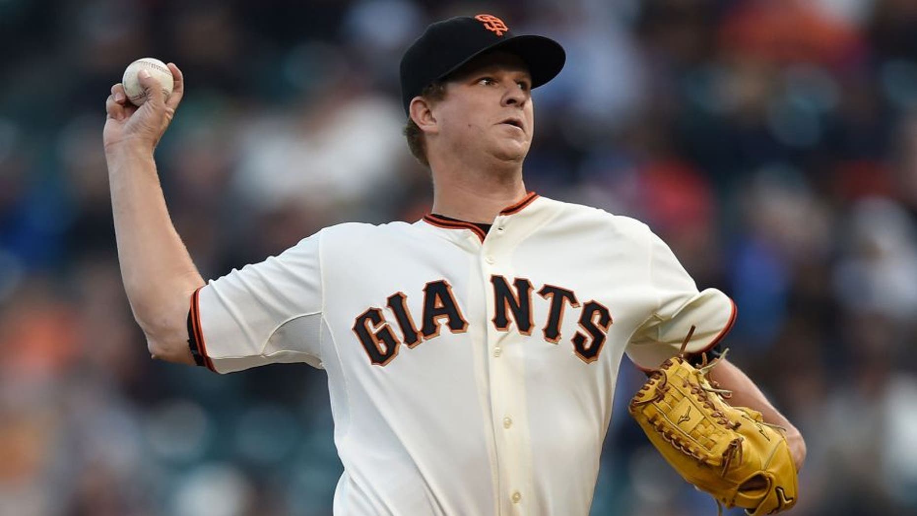SAN FRANCISCO, CA - AUGUST 25: Matt Cain #18 of the San Francisco Giants pitches against the Chicago Cubs in the top of the first inning at AT&T Park on August 25, 2015 in San Francisco, California. (Photo by Thearon W. Henderson/Getty Images)