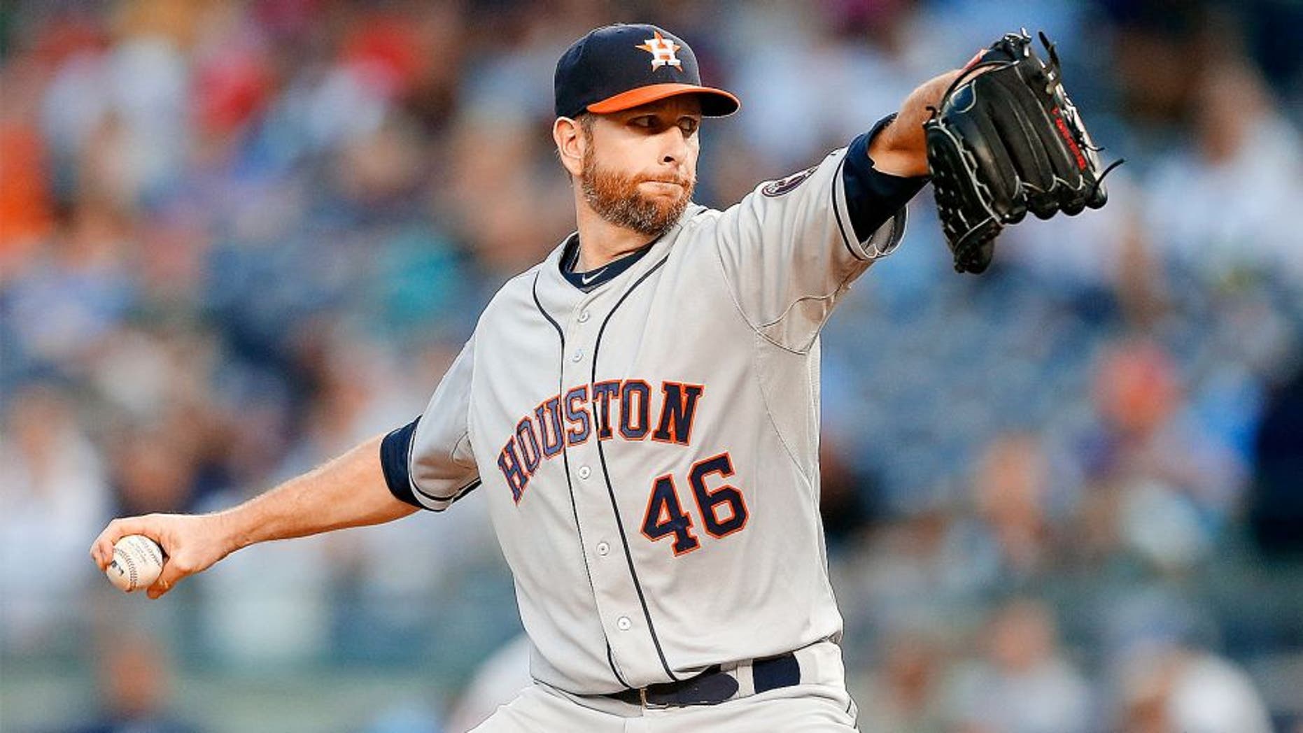 NEW YORK, NY - AUGUST 24: Scott Feldman #46 of the Houston Astros in action against the New York Yankees at Yankee Stadium on August 24, 2015 in the Bronx borough of New York City. The Yankees defeated the Astros 1-0. (Photo by Jim McIsaac/Getty Images)