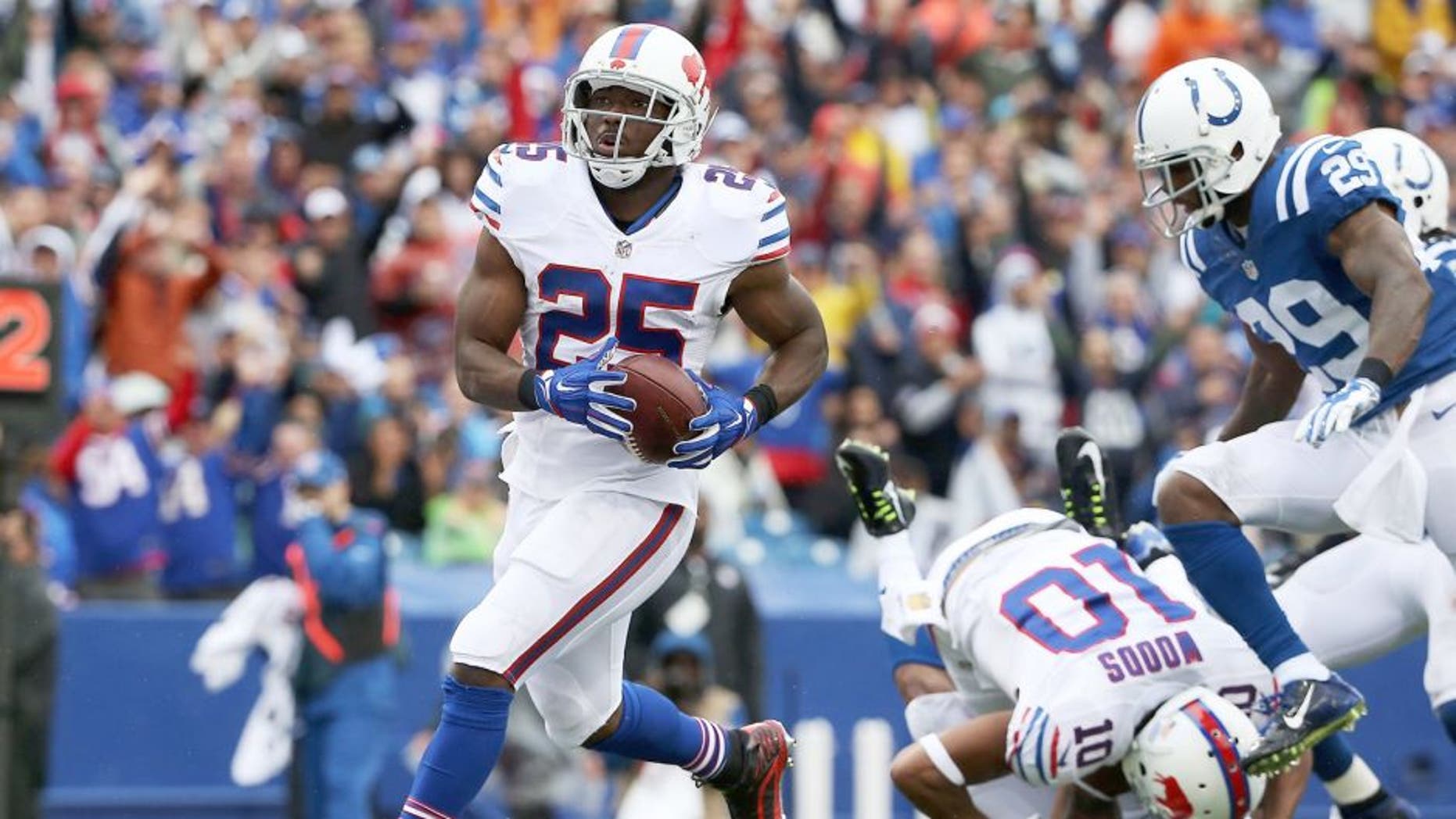 ORCHARD PARK, NY - SEPTEMBER 13: LeSean McCoy #25 of the Buffalo Bills runs in for a touchdown against the Indianapolis Colts during the first half at Ralph Wilson Stadium on September 13, 2015 in Orchard Park, New York. (Photo by Tom Szczerbowski/Getty Images)