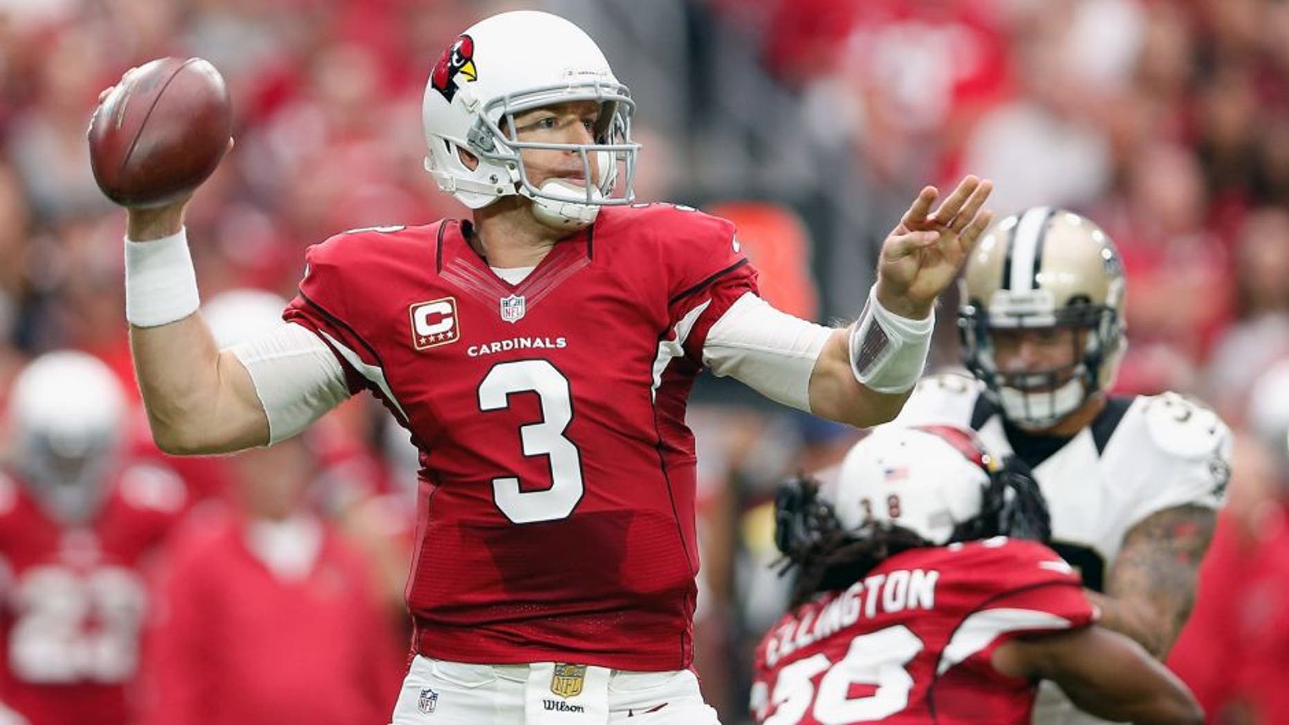 GLENDALE, AZ - SEPTEMBER 13: Quarterback Carson Palmer #3 of the Arizona Cardinals throws a pass during the first half of the NFL game against the New Orleans Saints at the University of Phoenix Stadium on September 13, 2015 in Glendale, Arizona. (Photo by Christian Petersen/Getty Images)