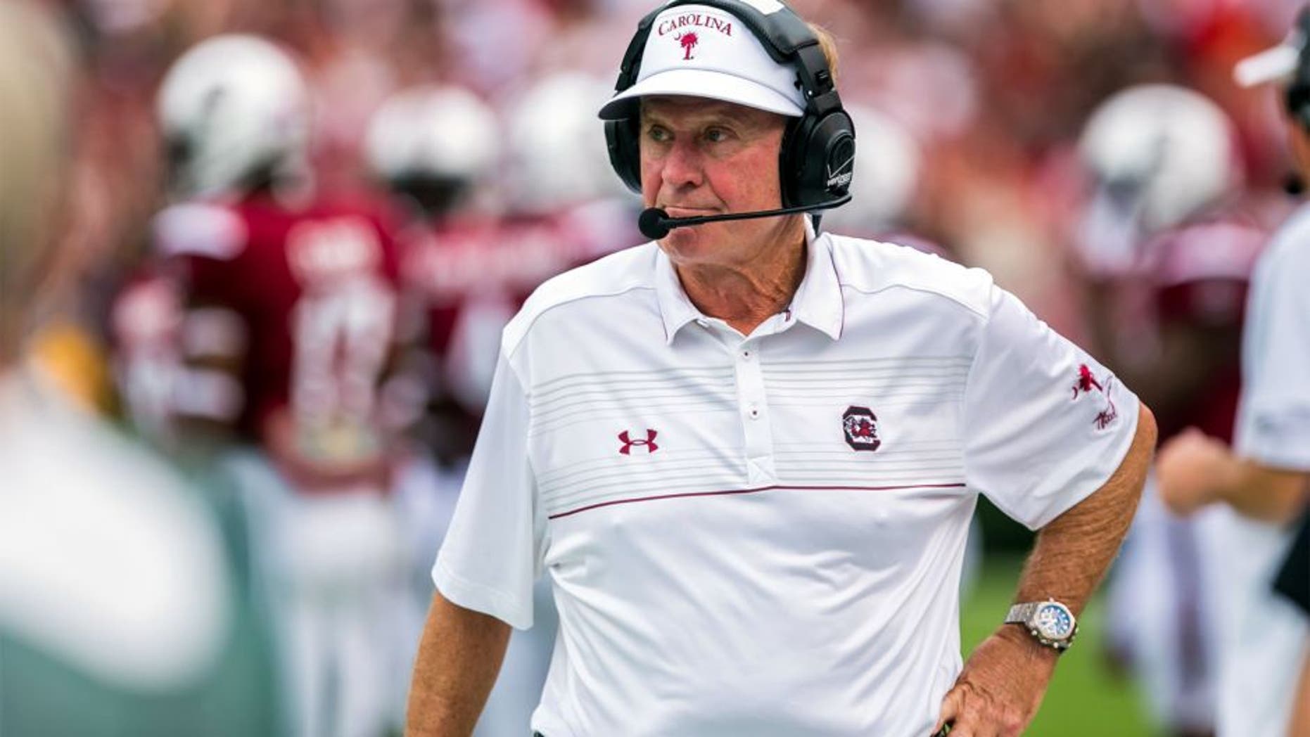 Sep 13, 2014; Columbia, SC, USA; South Carolina Gamecocks head coach Steve Spurrier directs his team against the Georgia Bulldogs in the first quarter at Williams-Brice Stadium. Mandatory Credit: Jeff Blake-USA TODAY Sports