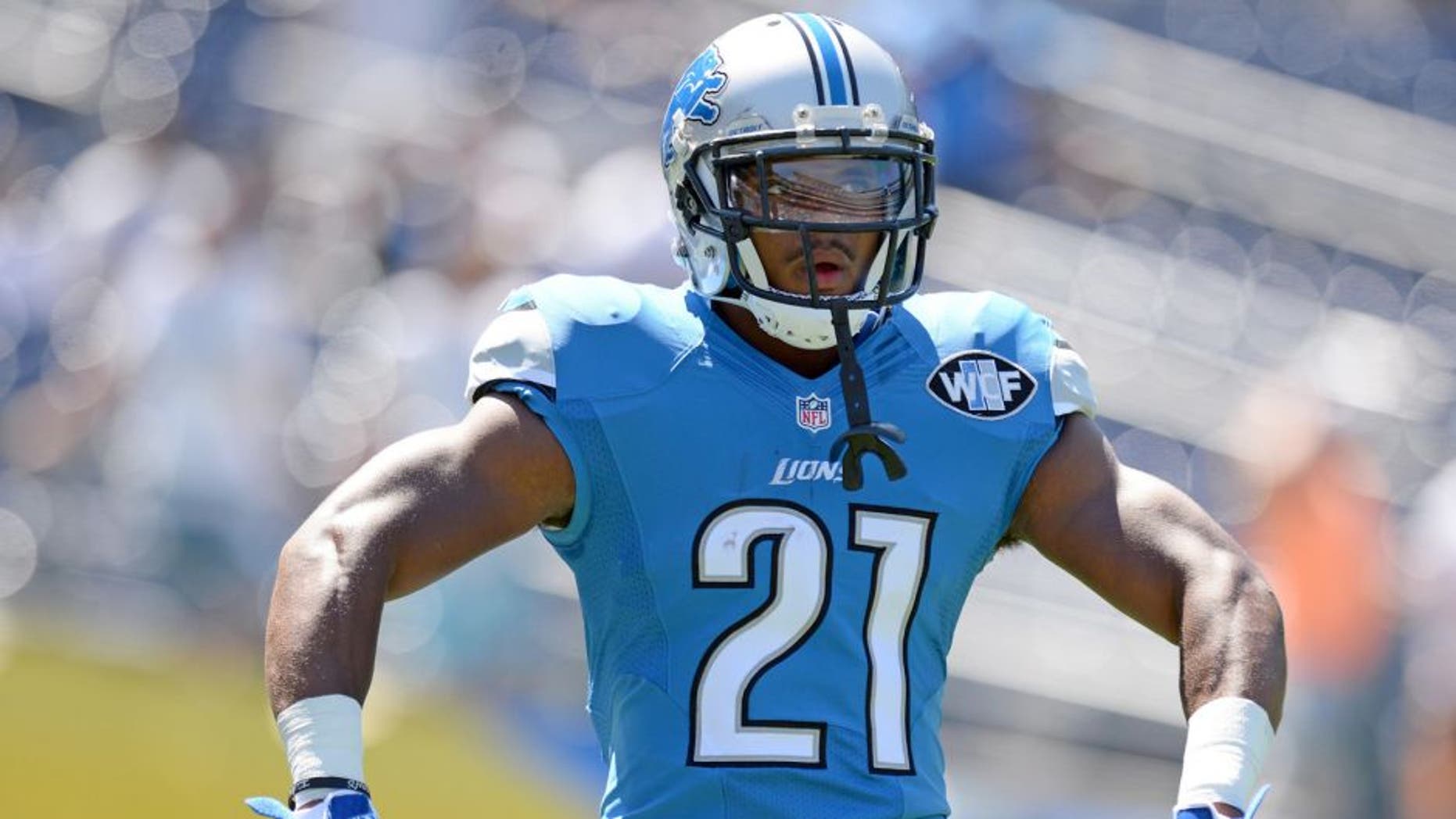 Sep 13, 2015; San Diego, CA, USA; Detroit Lions running back Ameer Abdullah (21) stretches before the game against the San Diego Chargers at Qualcomm Stadium. Mandatory Credit: Jake Roth-USA TODAY Sports