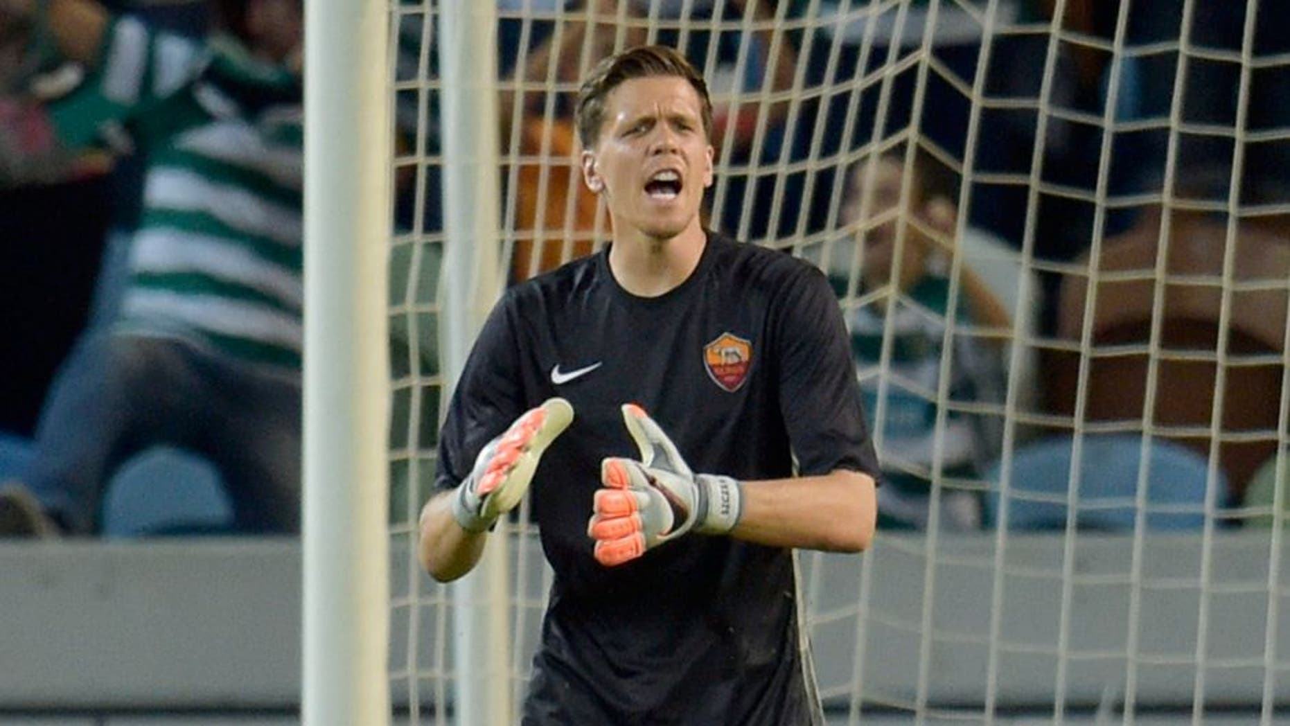 LISBON, PORTUGAL - AUGUST 01: AS Roma player Wojciech Szczesny reacts during the pre-season friendly match between Sporting CP and AS Roma at Estadio Jose Alvalade on August 1, 2015 in Lisbon, Portugal. (Photo by Luciano Rossi/AS Roma via Getty Images)