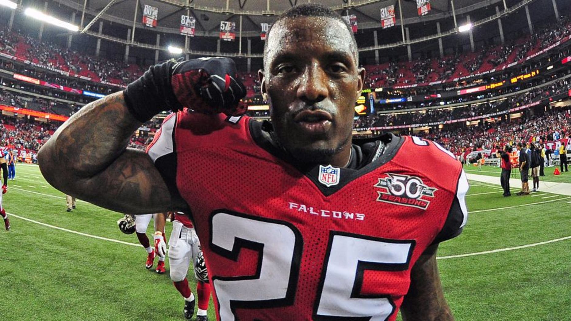 ATLANTA, GA - SEPTEMBER 14: William Moore #25 of the Atlanta Falcons celebrates after the game against the Philadelphia Eagles at the Georgia Dome on September 14, 2015 in Atlanta, Georgia. (Photo by Scott Cunningham/Getty Images)
