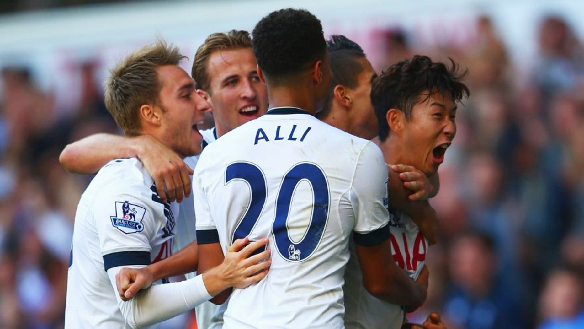 LONDON, ENGLAND - SEPTEMBER 20: Son Heung-Min of Tottenham Hotspur celebrates scoring the opening goal with team mates during the Barclays Premier League match between Tottenham Hotspur and Crystal Palace at White Hart Lane on September 20, 2015 in London, United Kingdom. (Photo by Ian Walton/Getty Images)
