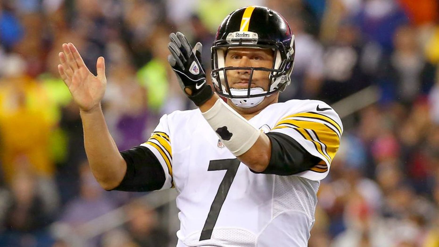 Ben Roethlisberger #7 of the Pittsburgh Steelers gestures after a play in the second half against the New England Patriots at Gillette Stadium on September 10, 2015 in Foxboro, Massachusetts. (Photo by Jim Rogash/Getty Images)
