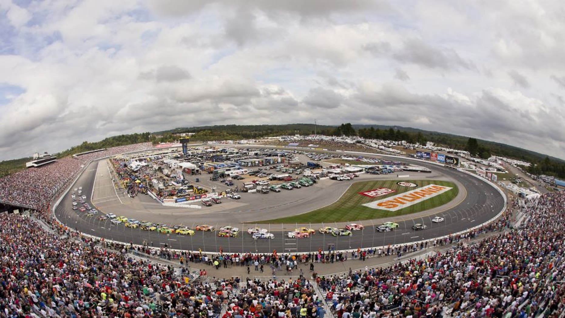 LOUDON, NH - SEPTEMBER 21: The start of the NASCAR Sylvania 300 at the New Hampshire Motor Speedway on Sunday, September 21, 2014. (Photo by Matthew J. Lee/The Boston Globe via Getty Images)