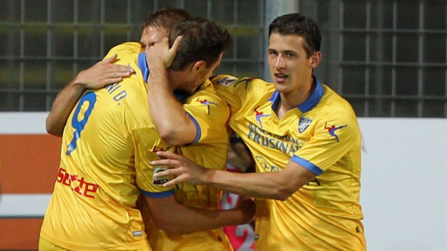 FROSINONE, ITALY - SEPTEMBER 28: Federico Dionisi (C) with his teammates of Frosinone Calcio celebrates after scoring the opening goal during the Serie A match between Frosinone Calcio and Empoli FC at Stadio Matusa on September 28, 2015 in Frosinone, Italy. (Photo by Paolo Bruno/Getty Images)