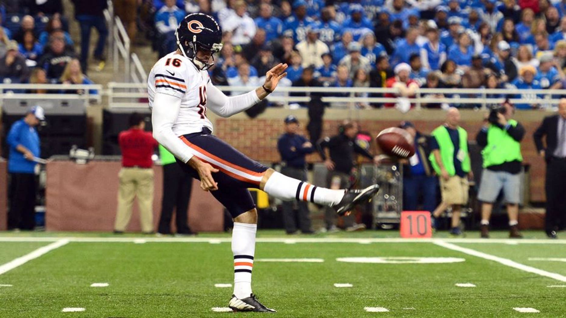 Nov 27, 2014; Detroit, MI, USA; Chicago Bears punter Pat O'Donnell (16) against the Detroit Lions at Ford Field. Mandatory Credit: Andrew Weber-USA TODAY Sports