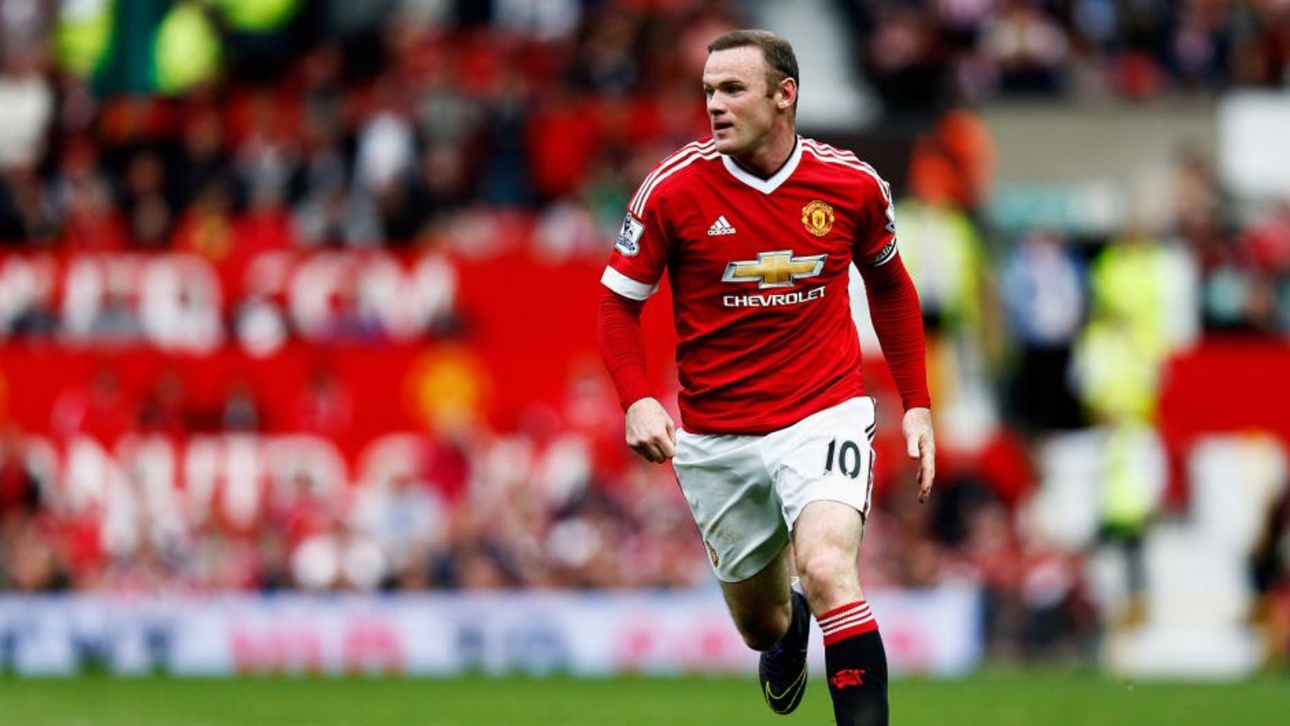 MANCHESTER, ENGLAND - SEPTEMBER 26: Wayne Rooney of Manchester United in action during the Barclays Premier League match between Manchester United and Sunderland at Old Trafford on September 26, 2015 in Manchester, United Kingdom. (Photo by Dean Mouhtaropoulos/Getty Images)